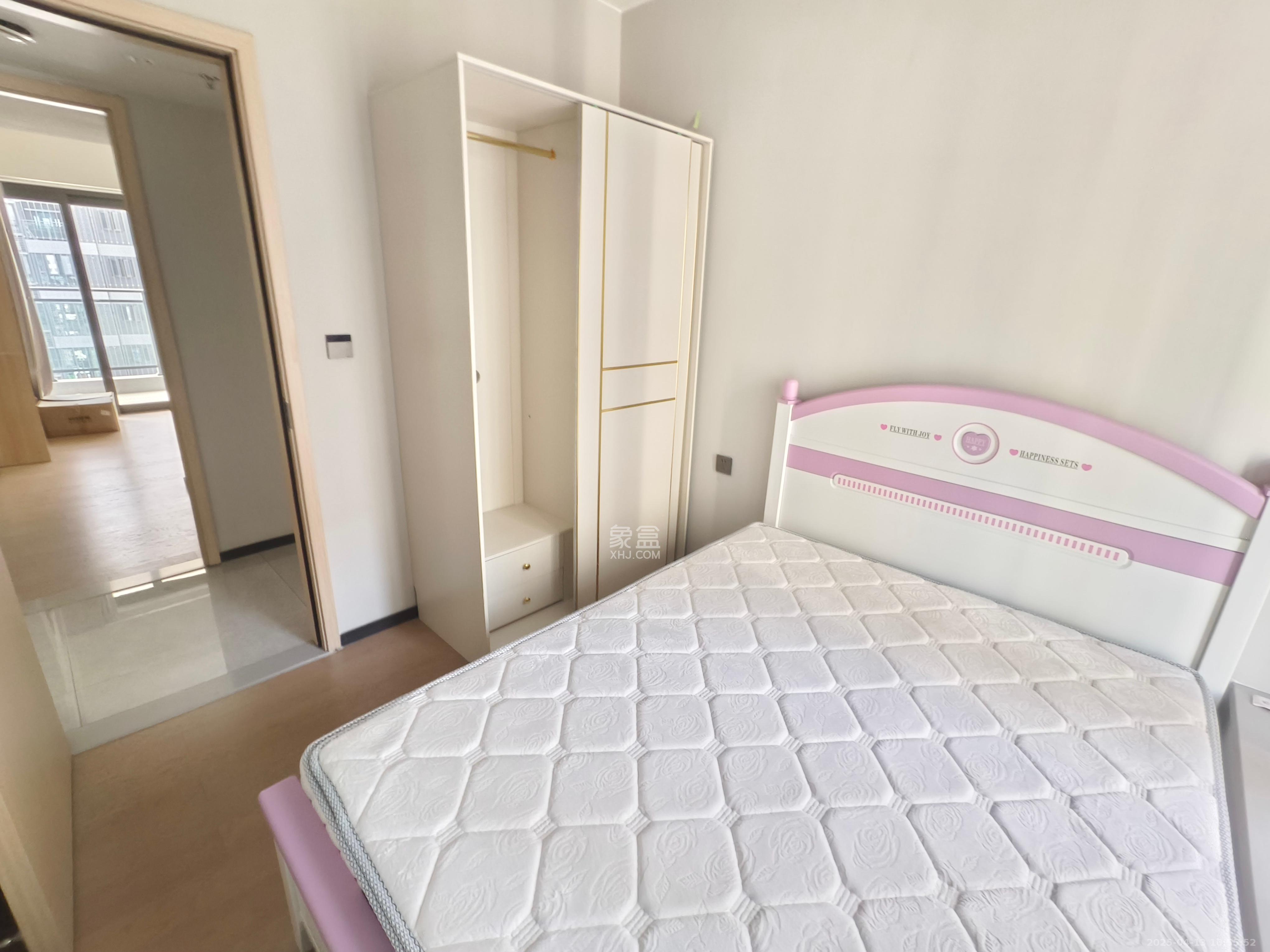 时代梅溪领峰  4室2厅2卫   4000.00元/月室内图