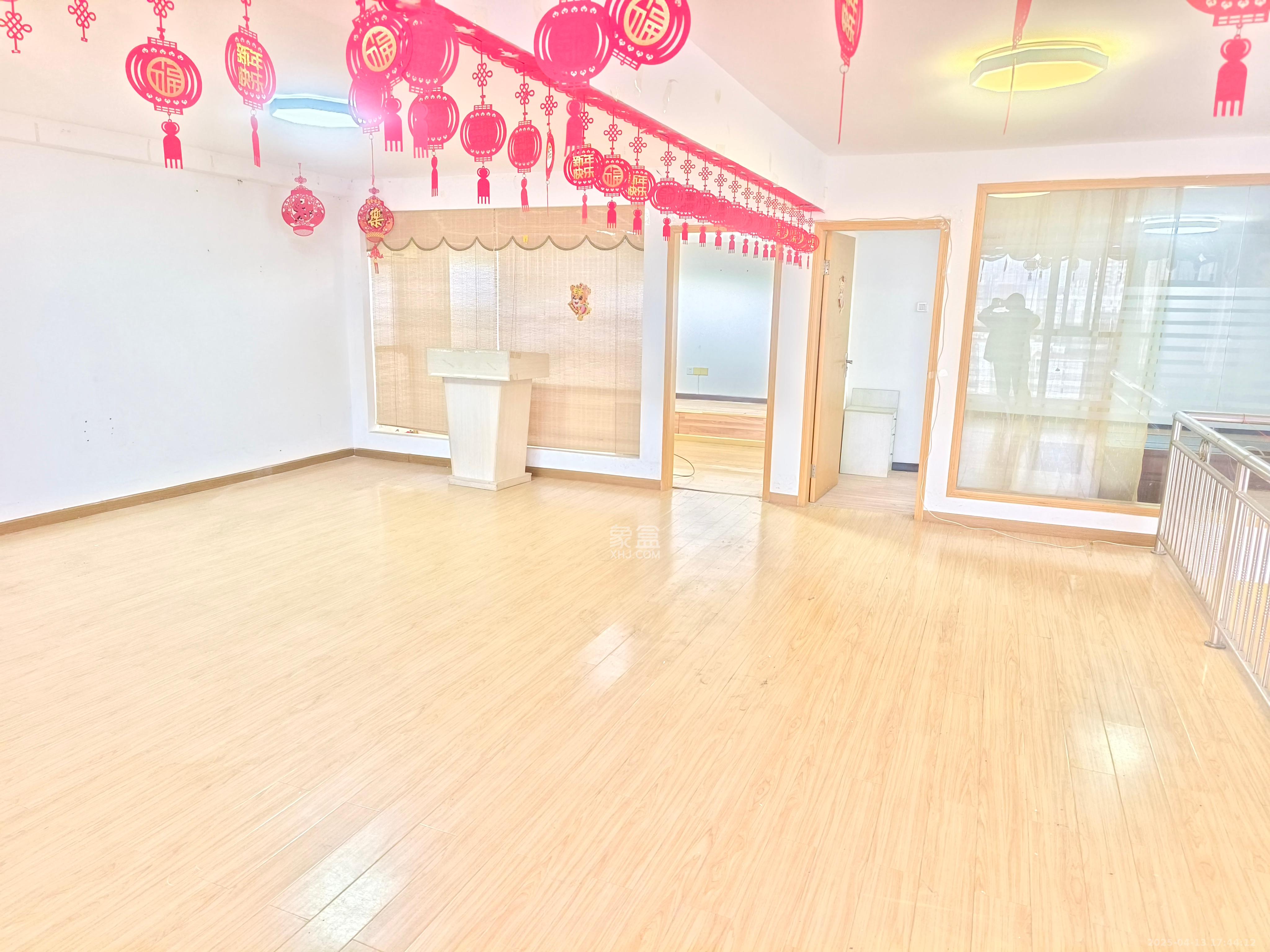 华菱蓝调国际(华菱.香墅美地) 4室2厅1卫 5000.0元/月 华菱蓝调国际(华菱.香墅美地) 4室2厅1卫 5000.0元/月室内图