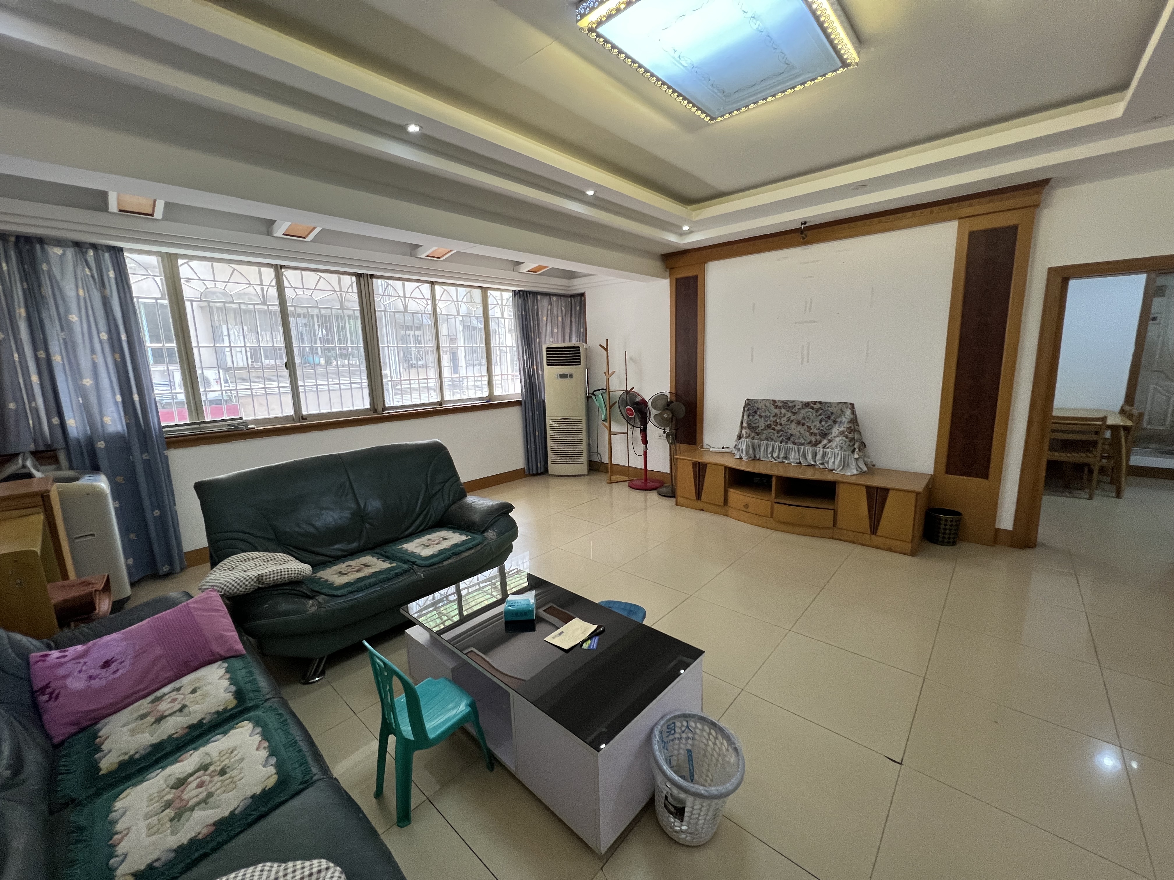 邮电新村 3室2厅1卫 1300.0元/月 邮电新村 3室2厅1卫 1300.0元/月室内图