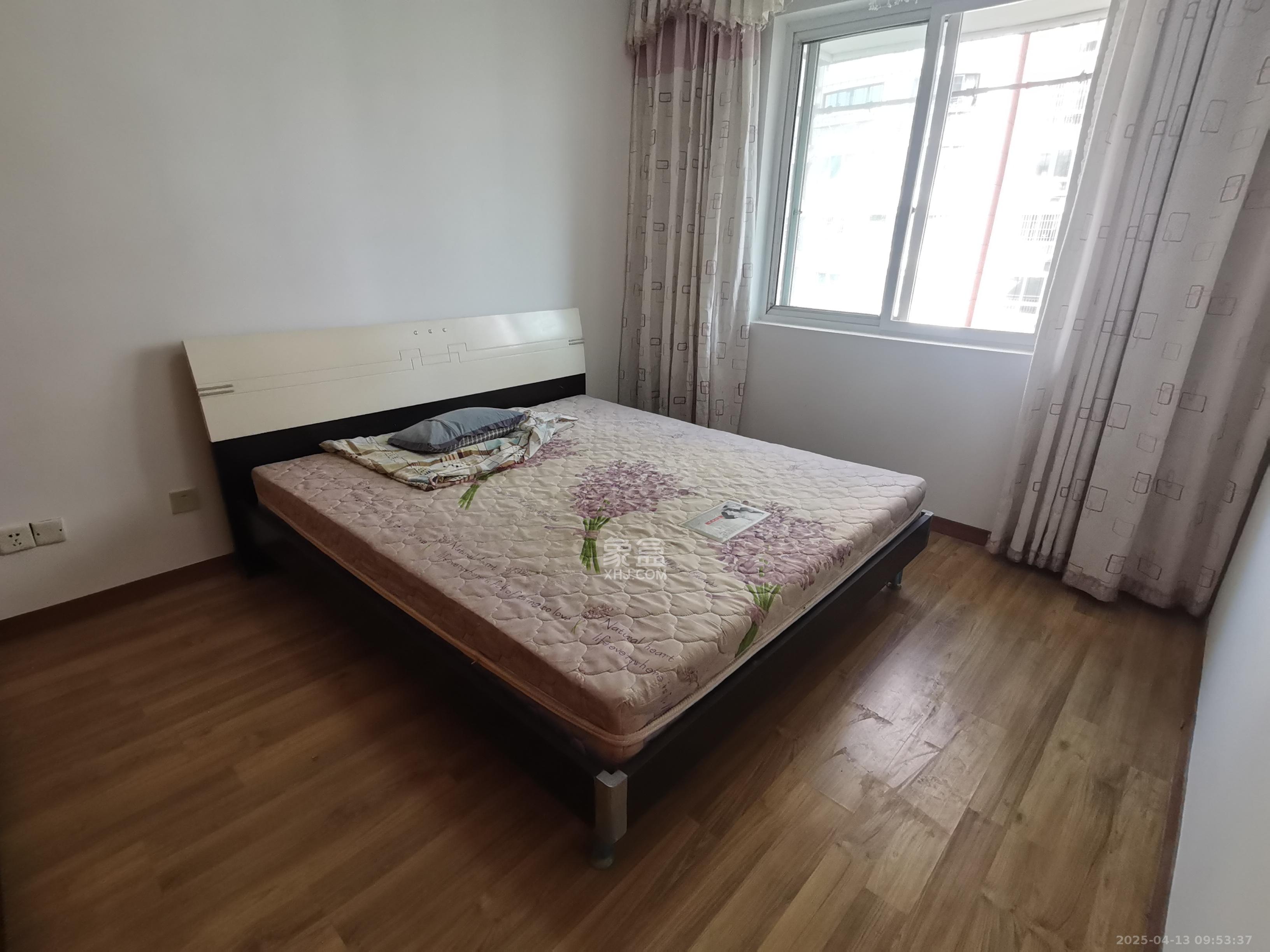 玛依拉山庄  3室2厅2卫   2700.00元/月室内图
