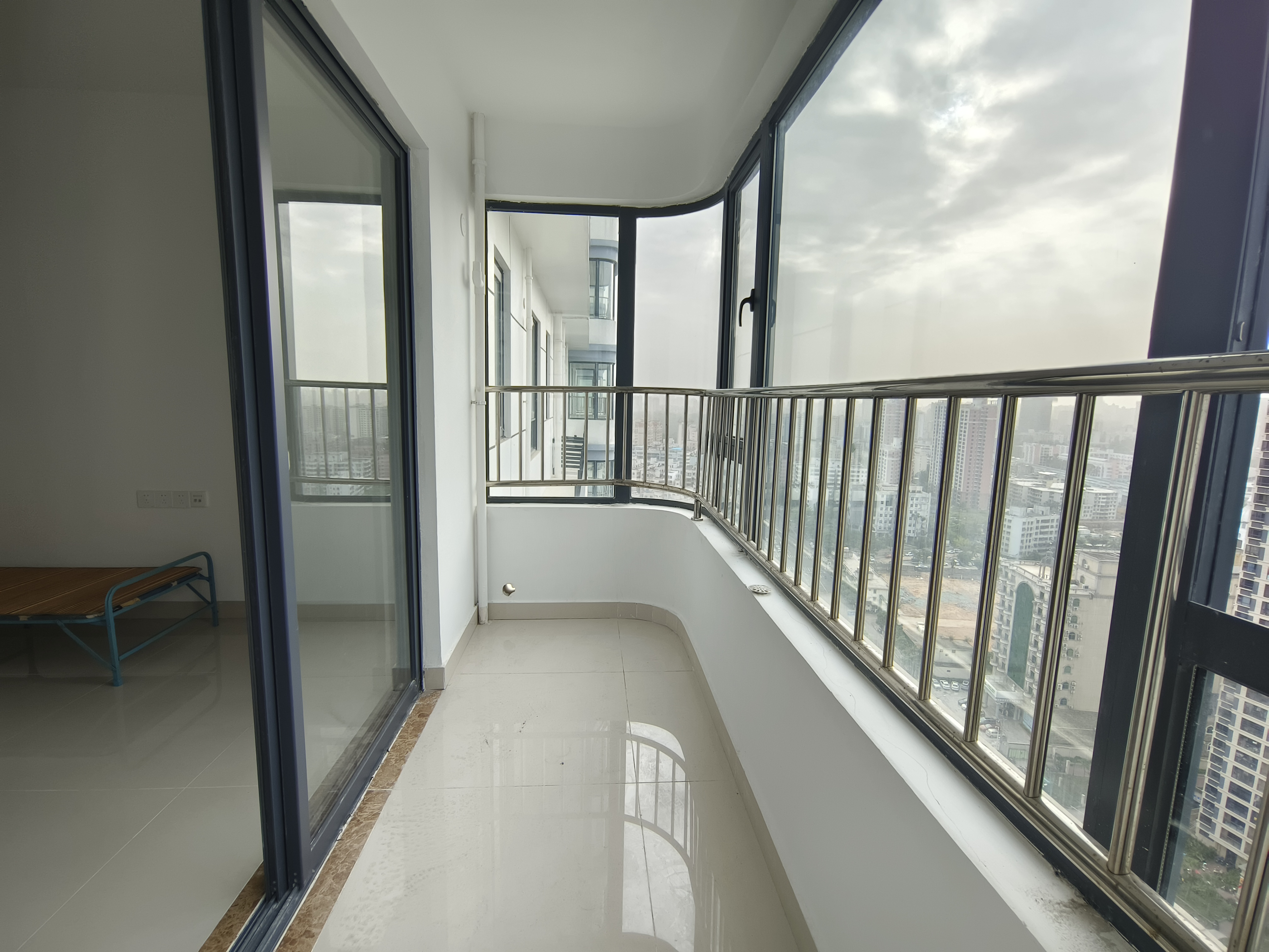 龙城新景  3室2厅2卫   3500.00元/月室内图