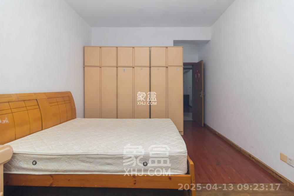 东城名苑  3室2厅2卫    1500.0元/月 东城名苑  3室2厅2卫    1500.0元/月室内图