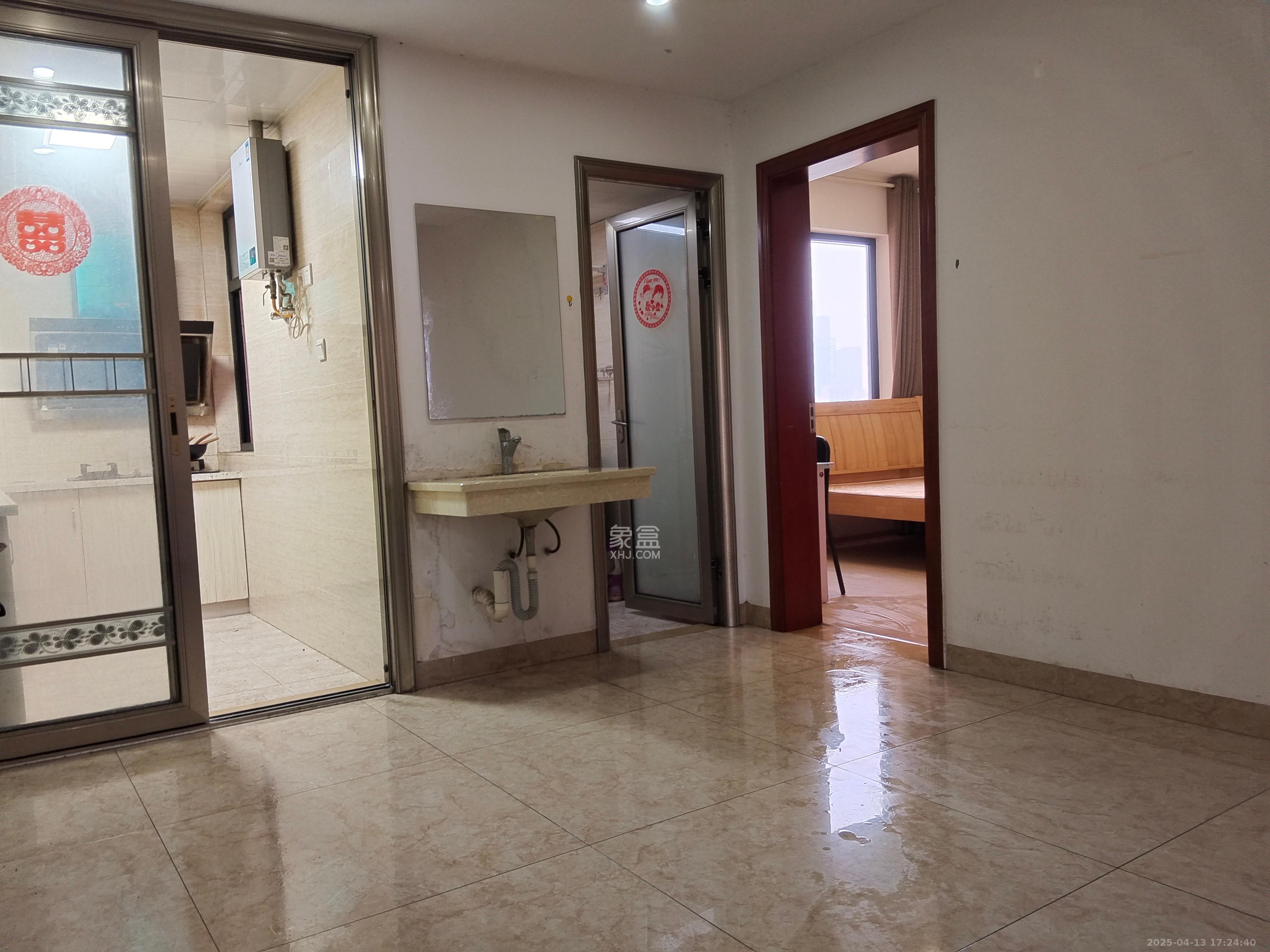 高盛华成 4室2厅1卫 2200.0元/月 高盛华成 4室2厅1卫 2200.0元/月室内图