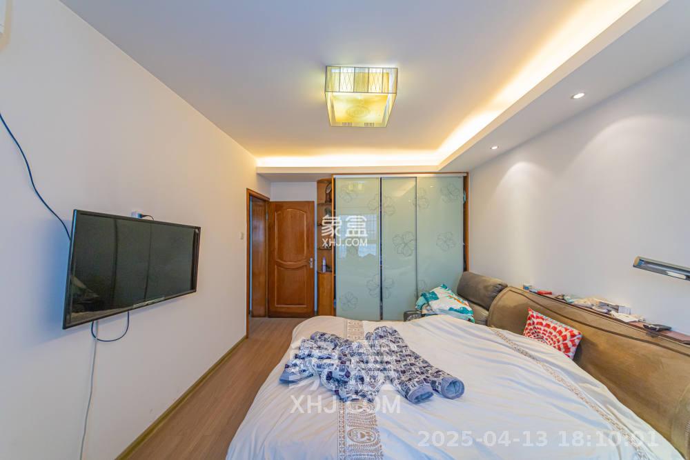 韶峰星苑(韶峰尚南UP公寓) 3室2厅1卫 1600.0元/月 韶峰星苑(韶峰尚南UP公寓) 3室2厅1卫 1600.0元/月室内图