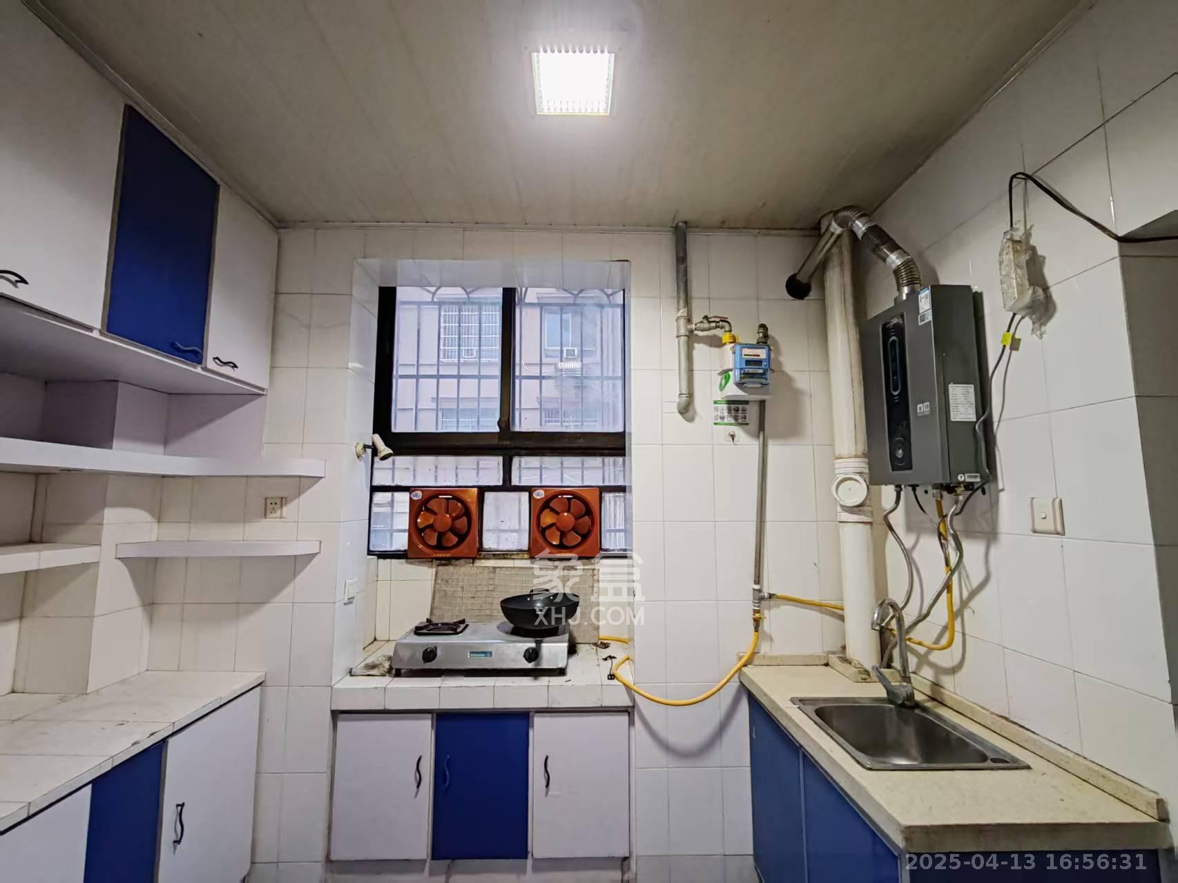 八一路417号大院 3室2厅1卫 2800.0元/月 八一路417号大院 3室2厅1卫 2800.0元/月室内图