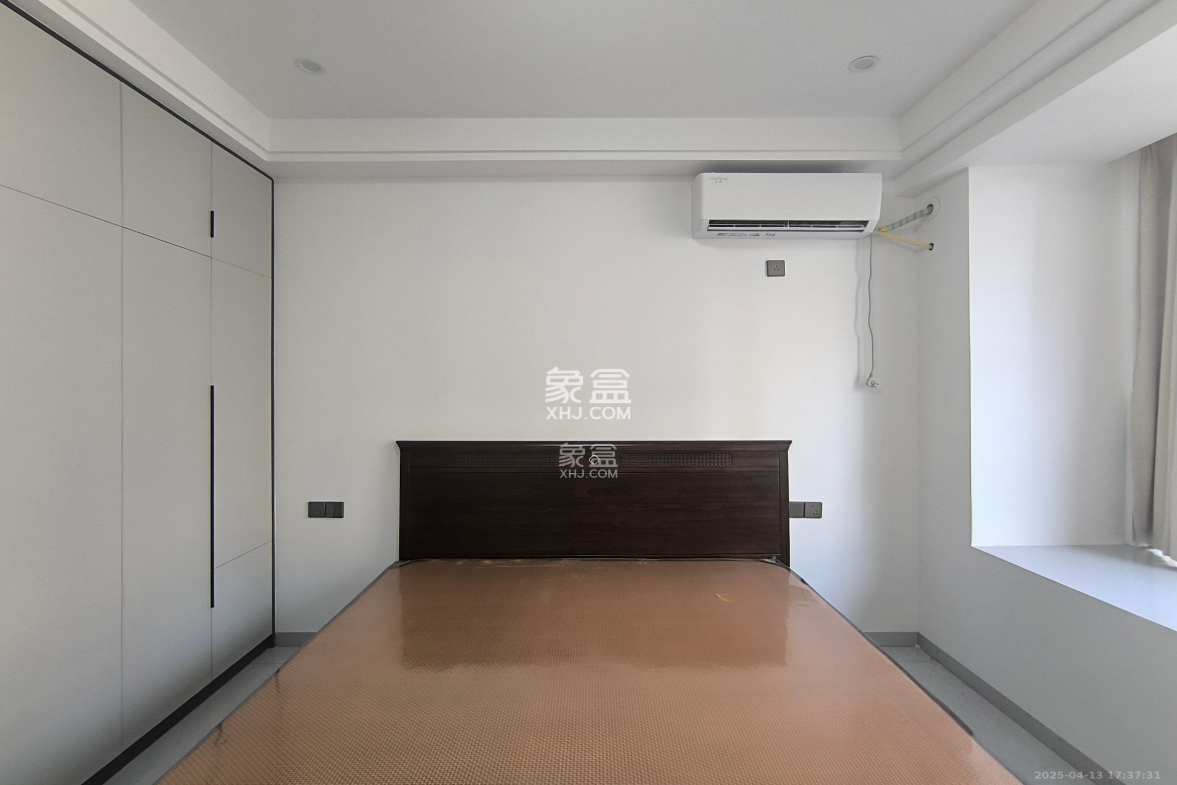 洋湖时代  1室0厅0卫    1400.0元/月 洋湖时代  1室0厅0卫    1400.0元/月室内图