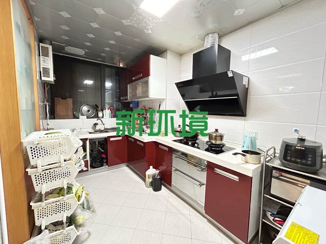 逸臣桃源  3室2厅2卫   69.80万客厅
