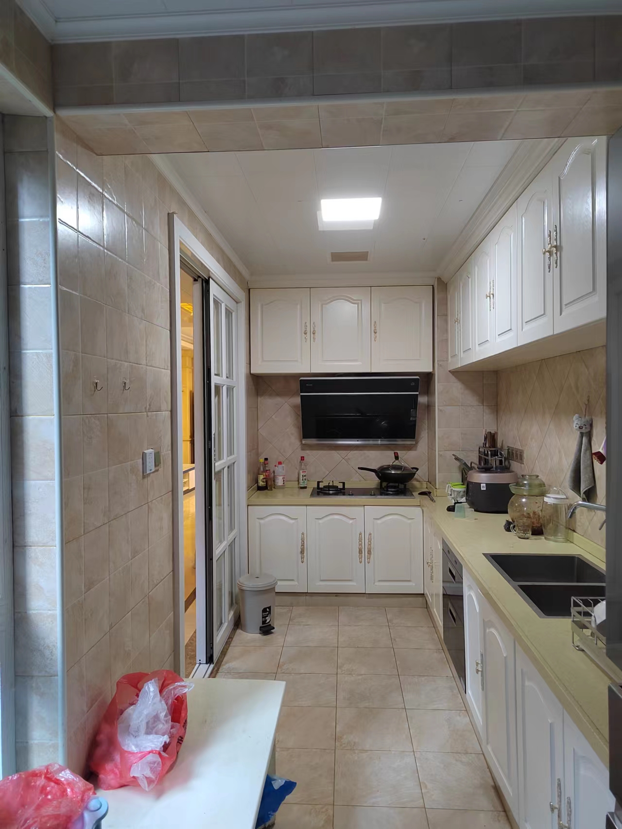 盛世时代广场 1室1厅1卫 35.8万 盛世时代广场 1室1厅1卫 35.8万室内图