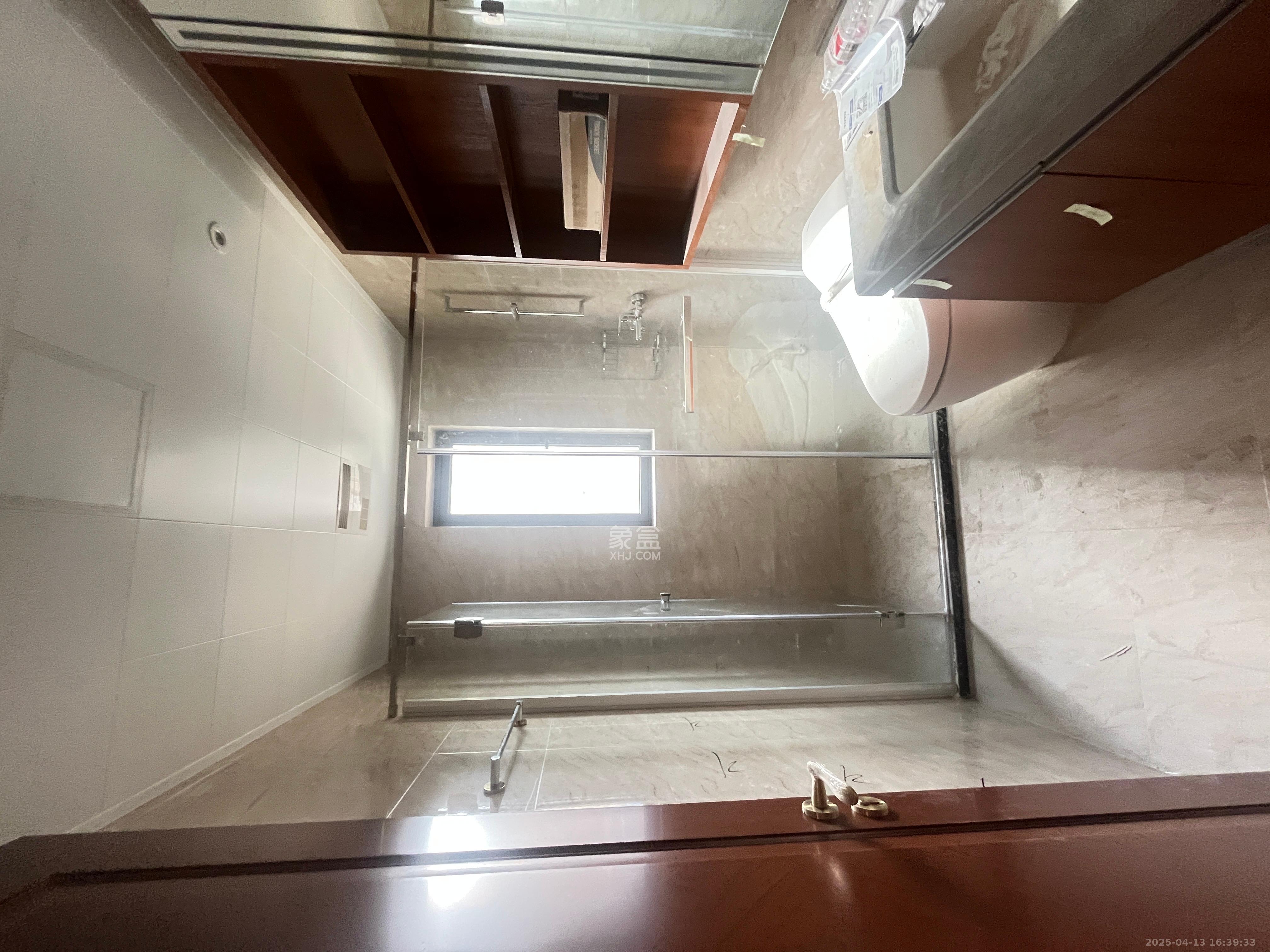 恒大雅苑 3室2厅2卫 3500.0元/月 恒大雅苑 3室2厅2卫 3500.0元/月室内图