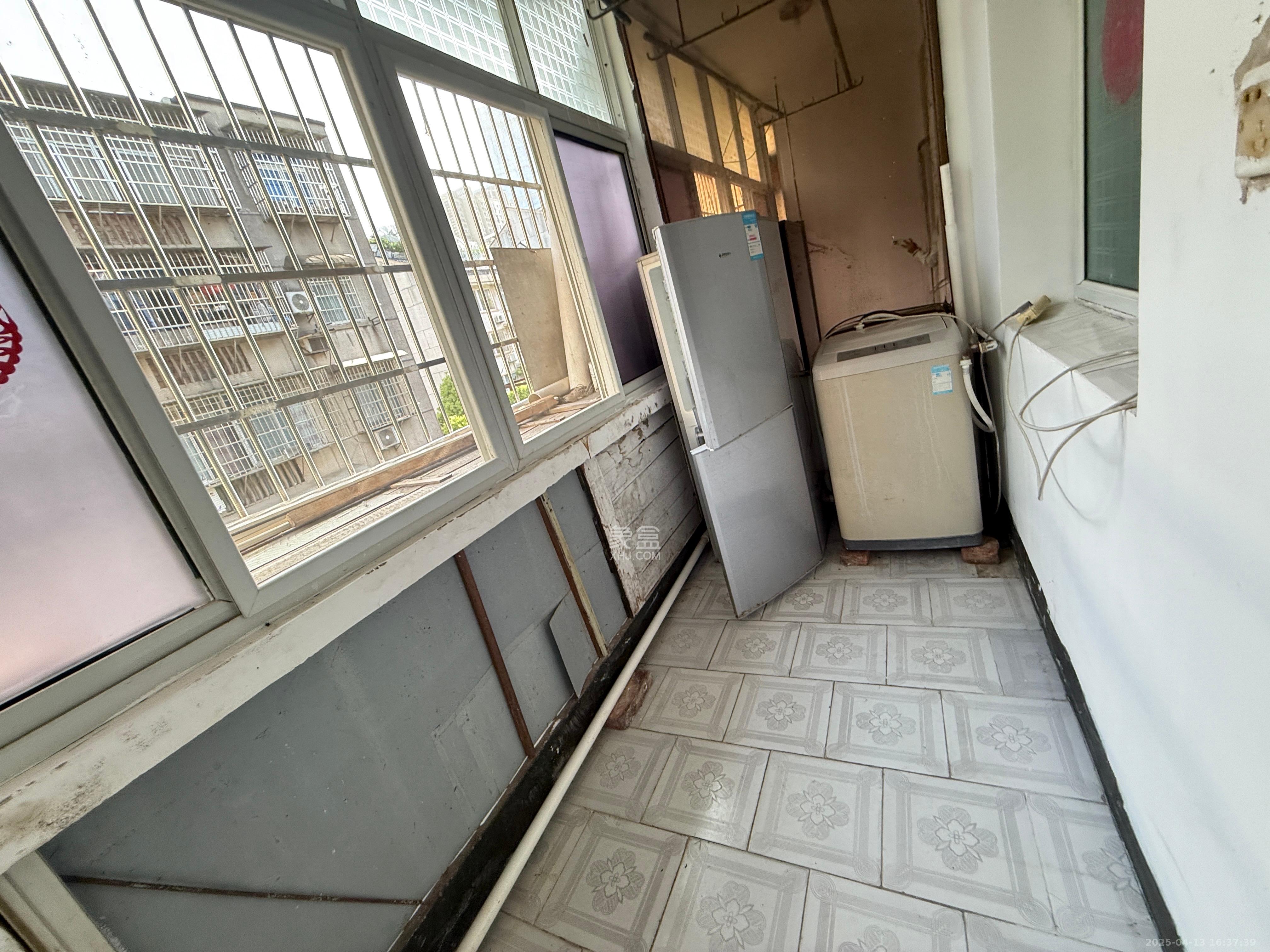 东瓜山一村 1室0厅0卫 1400.0元/月 东瓜山一村 1室0厅0卫 1400.0元/月室内图