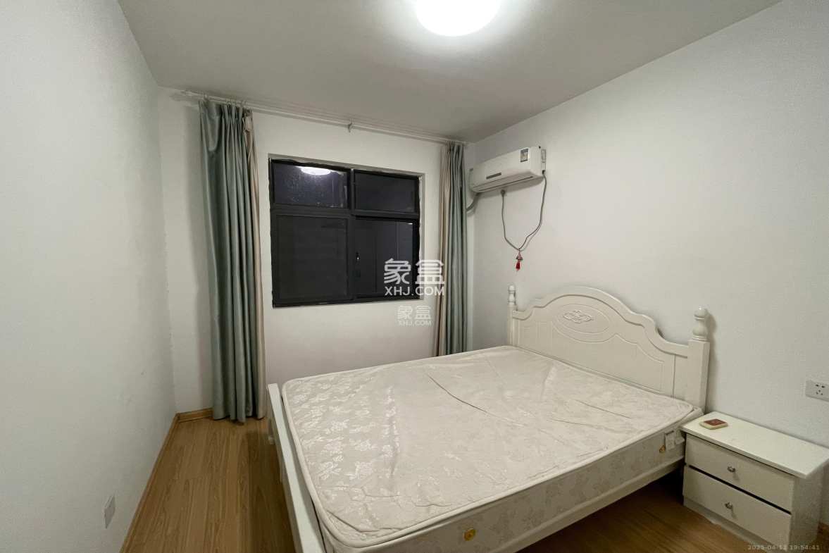 安泰嘉园(湘府邻伴) 3室1厅1卫 2600.0元/月 安泰嘉园(湘府邻伴) 3室1厅1卫 2600.0元/月室内图