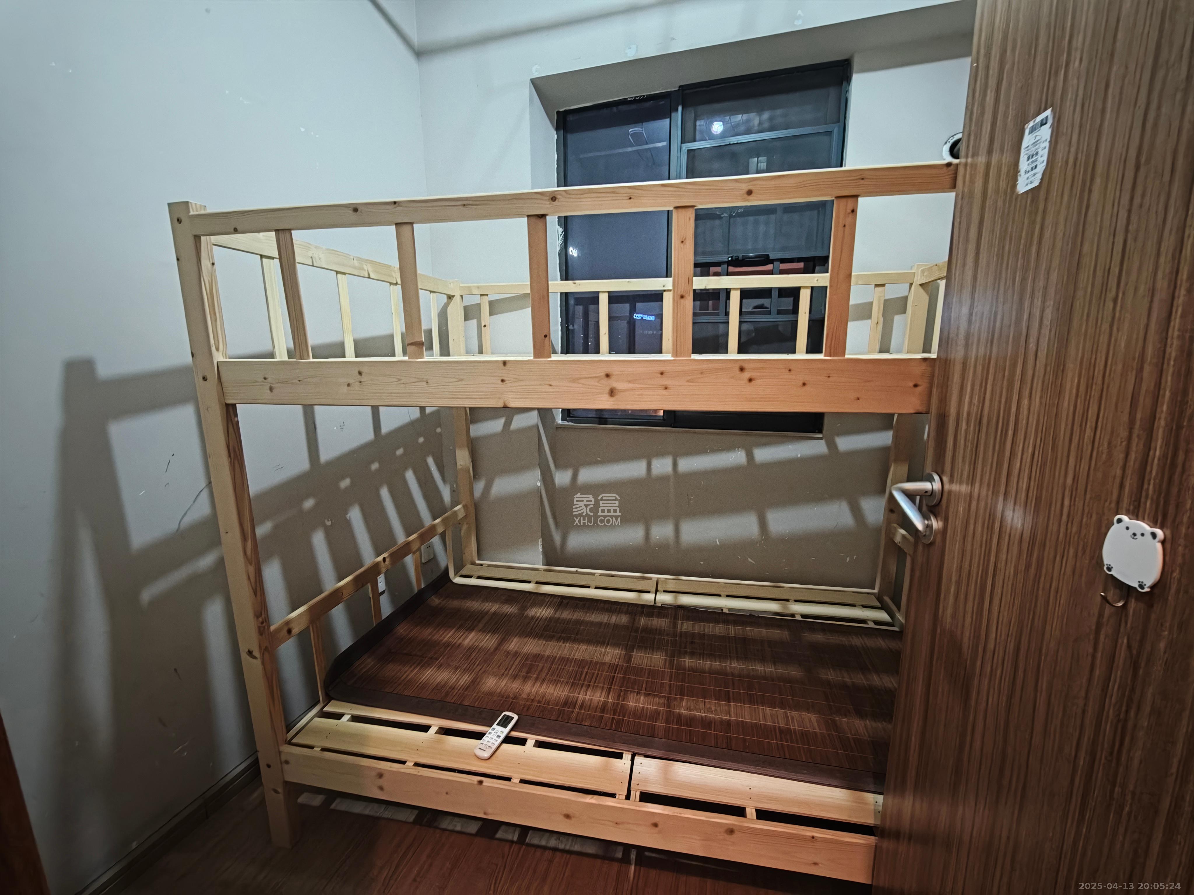 麓谷小镇  3室2厅1卫   2400.00元/月室内图