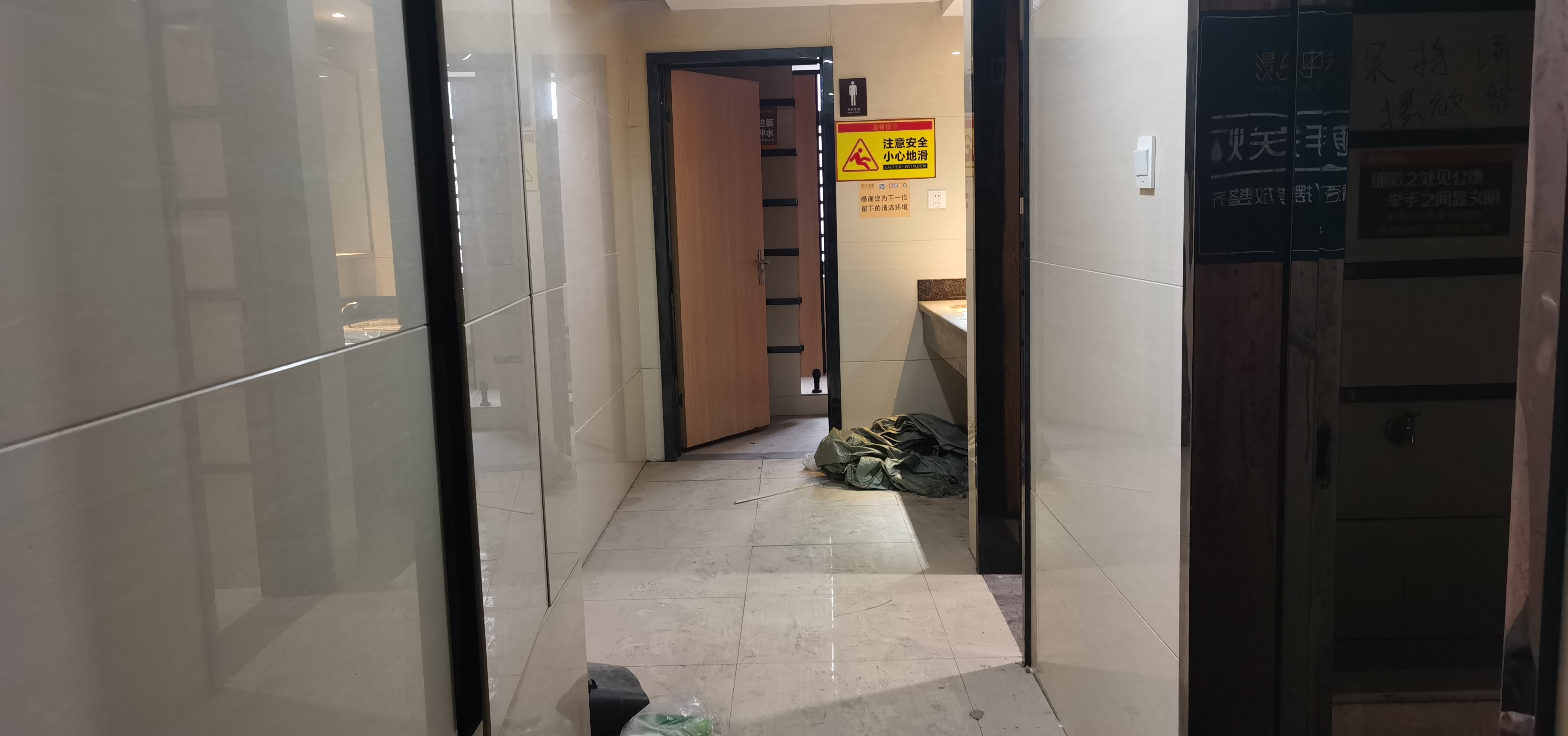 万豪城市花园  1室0厅0卫    23000.0元/月