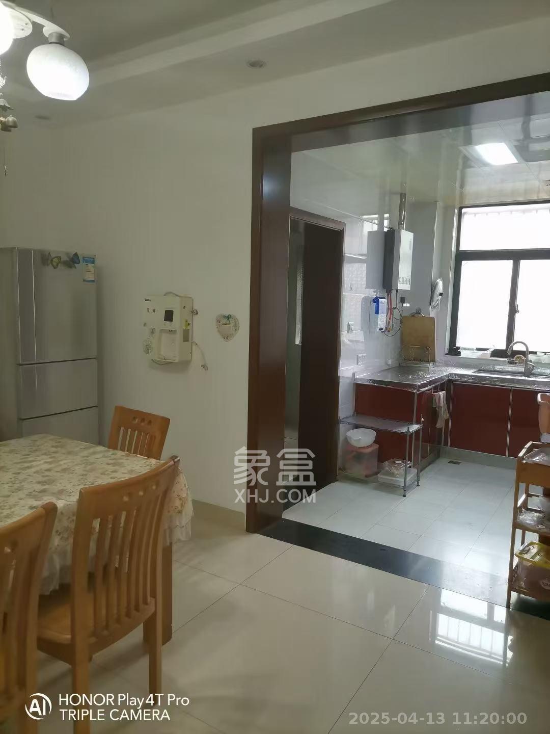 霞光山庄北苑  3室2厅2卫   1800.00元/月户型图