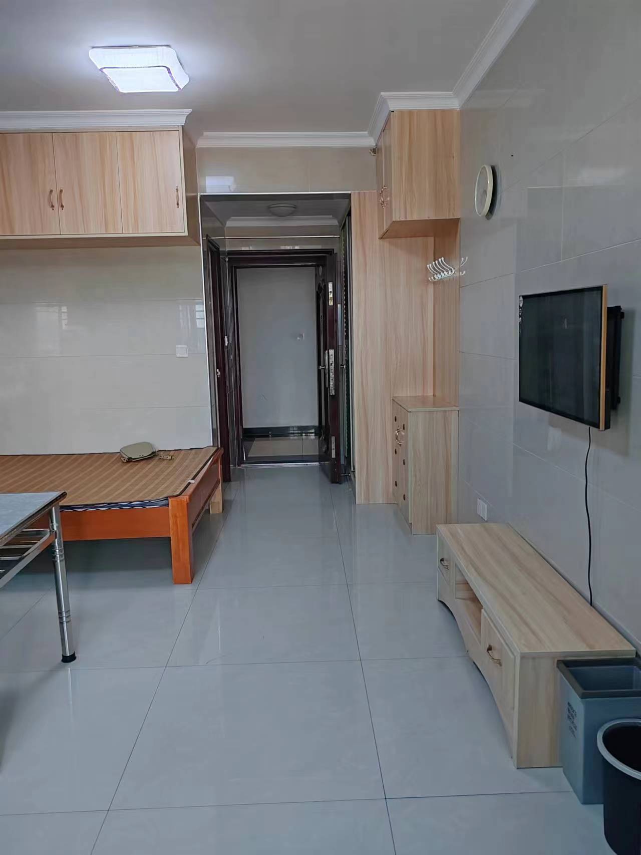 思源小区  3室1厅2卫    1300.0元/月 思源小区  3室1厅2卫    1300.0元/月室内图