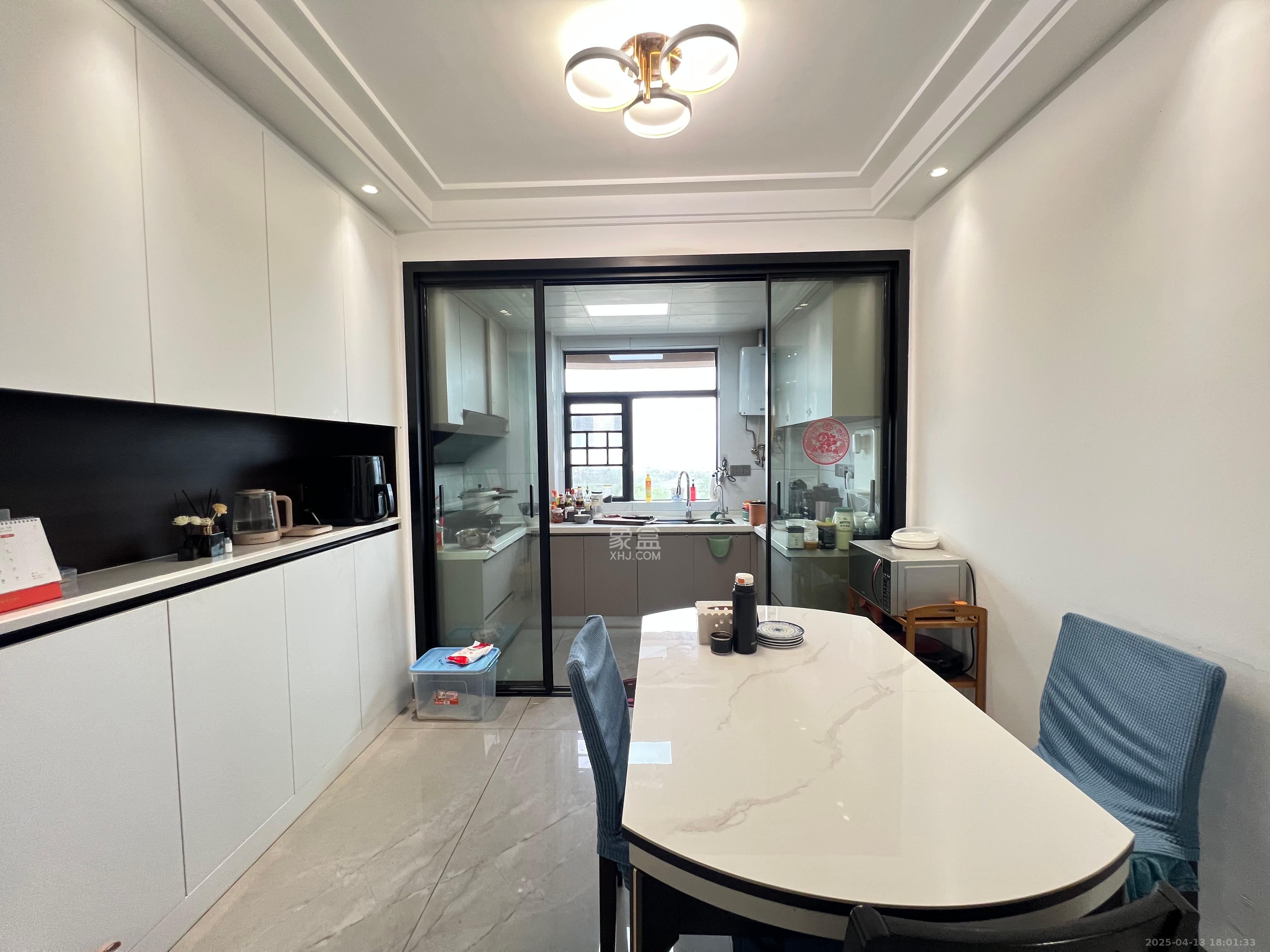 嘉雨兴园  3室2厅2卫    5000.0元/月 嘉雨兴园  3室2厅2卫    5000.0元/月室内图