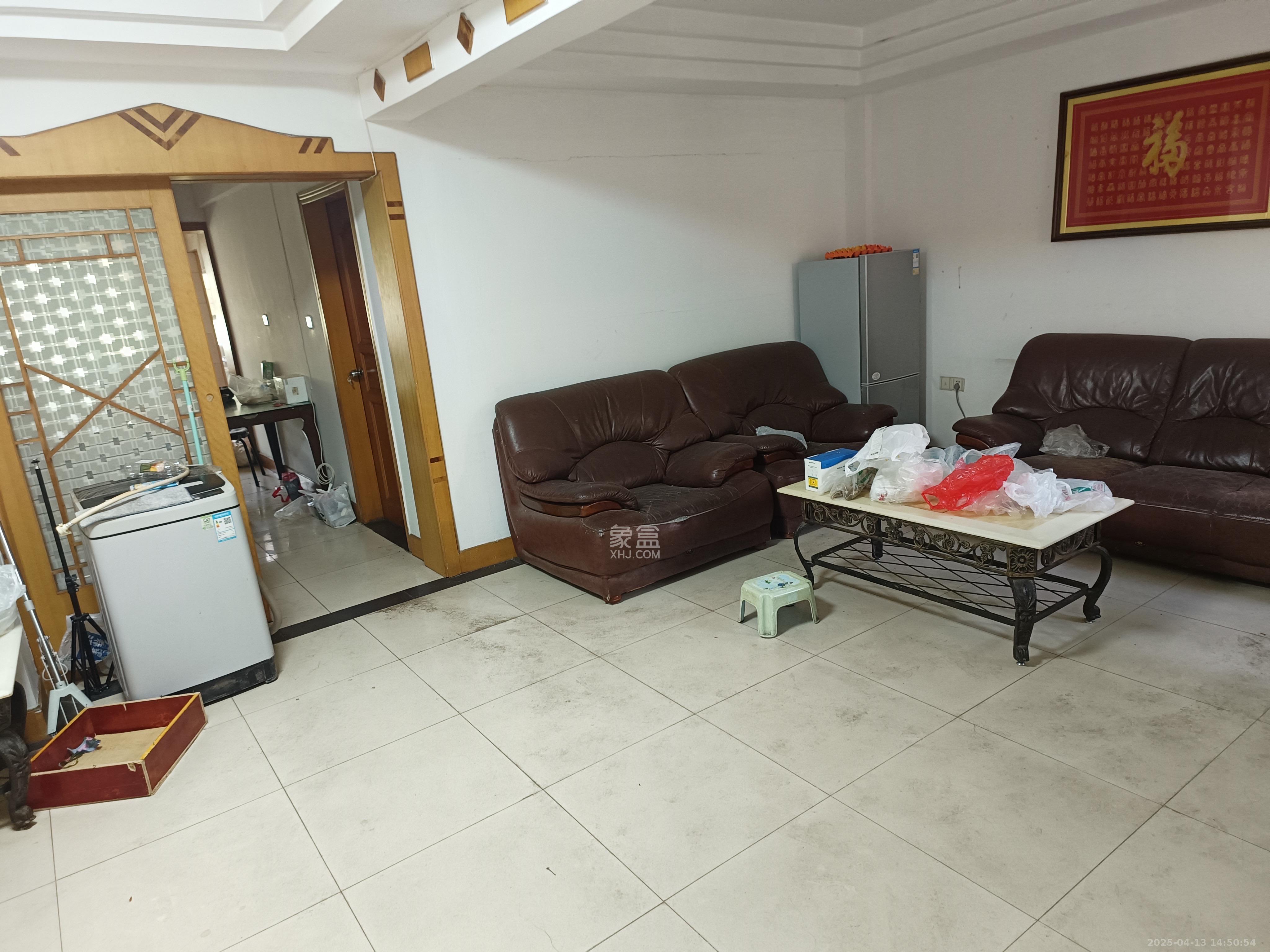 南沙公寓  3室2厅1卫    1800.0元/月 南沙公寓  3室2厅1卫    1800.0元/月室内图