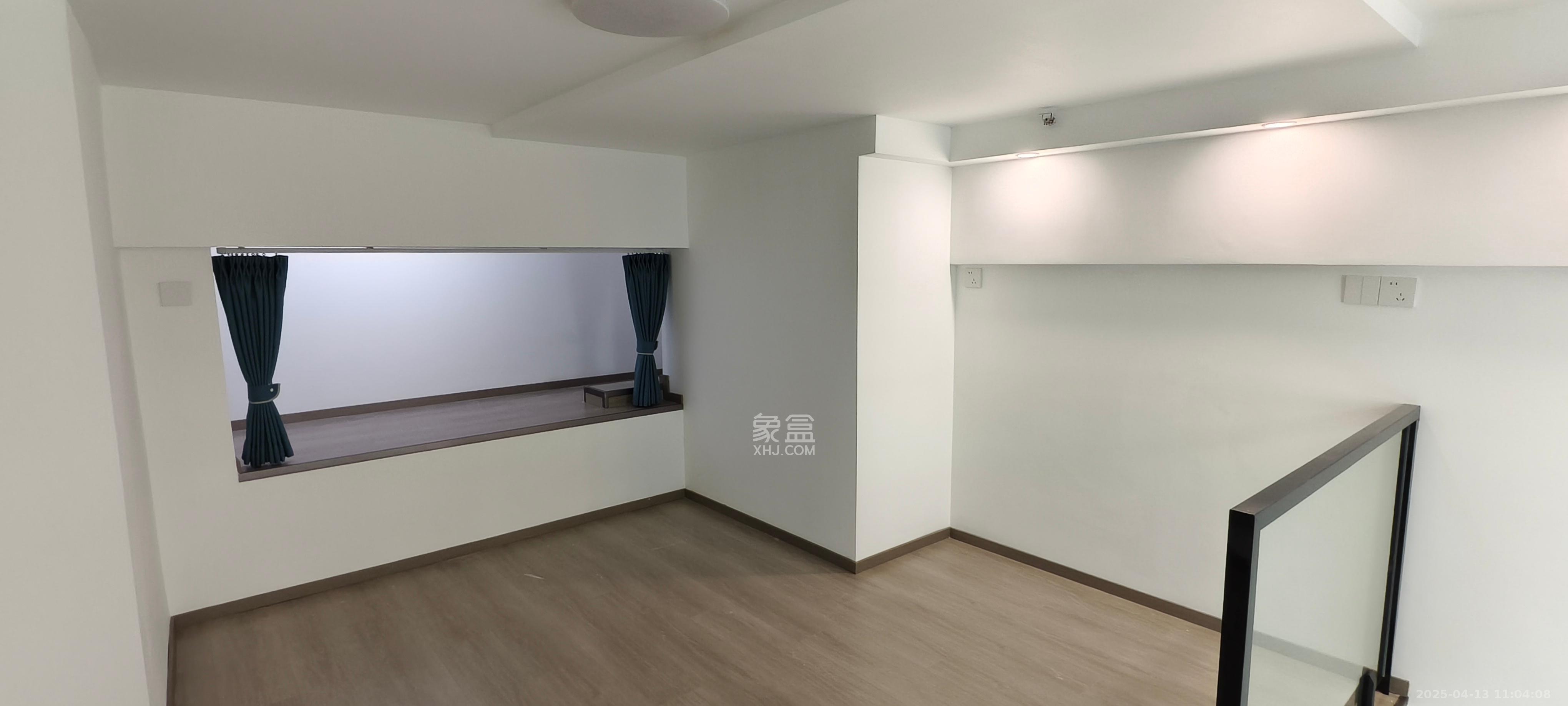 绿地V岛  2室1厅1卫   2300.00元/月室内图