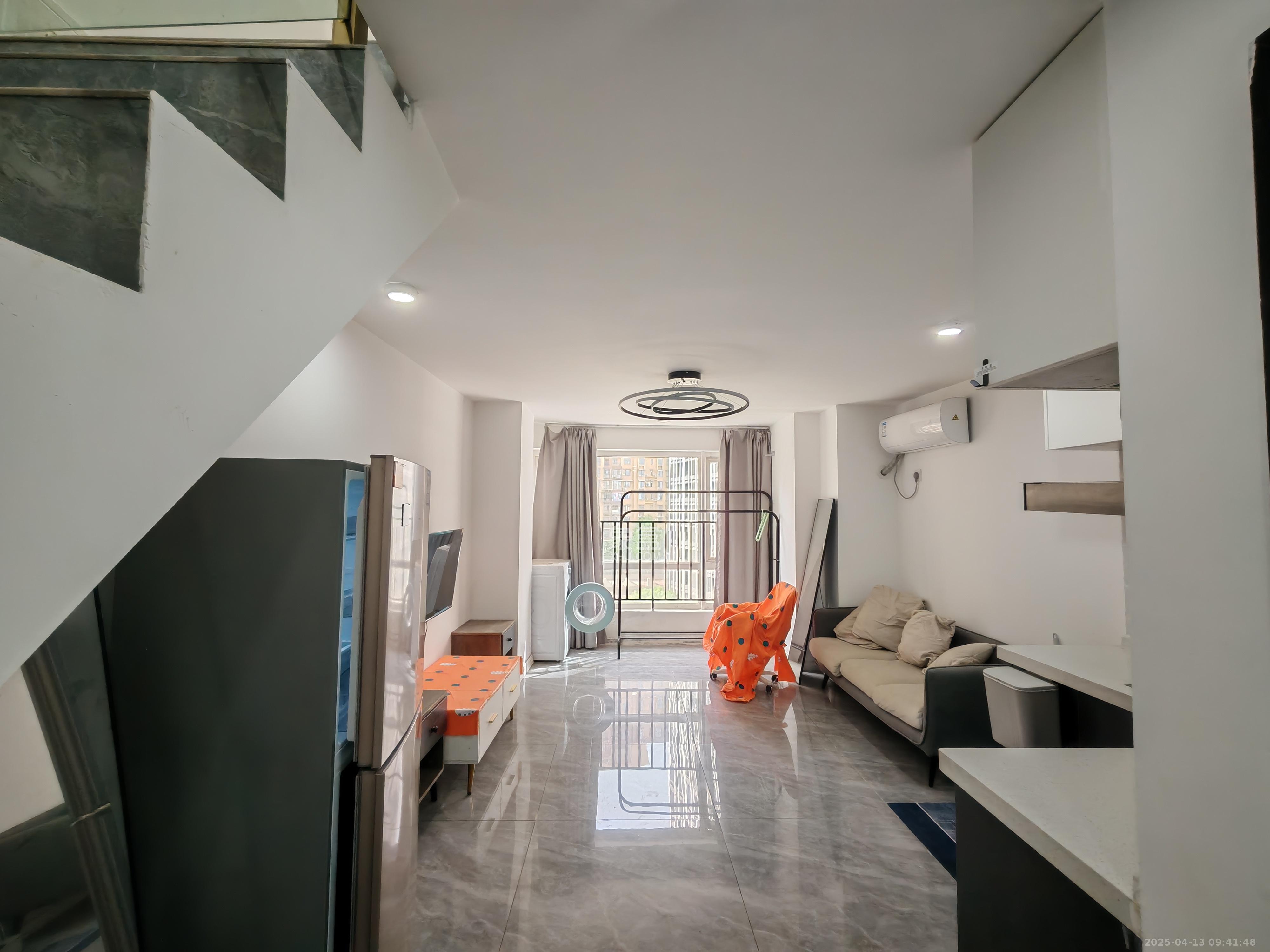 金地铂悦  1室1厅1卫    1200.0元/月 金地铂悦  1室1厅1卫    1200.0元/月室内图