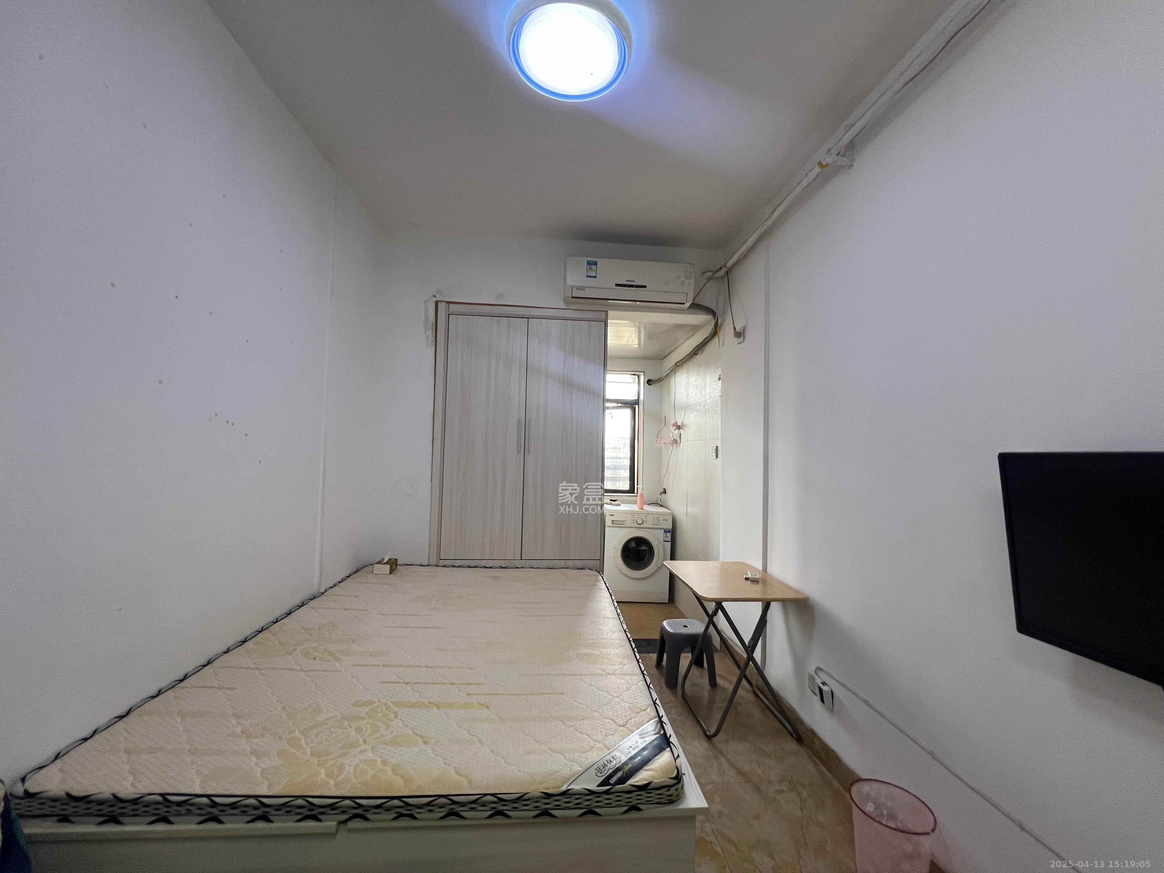 保利麓谷林语I区  1室1厅1卫   1300.00元/月室内图