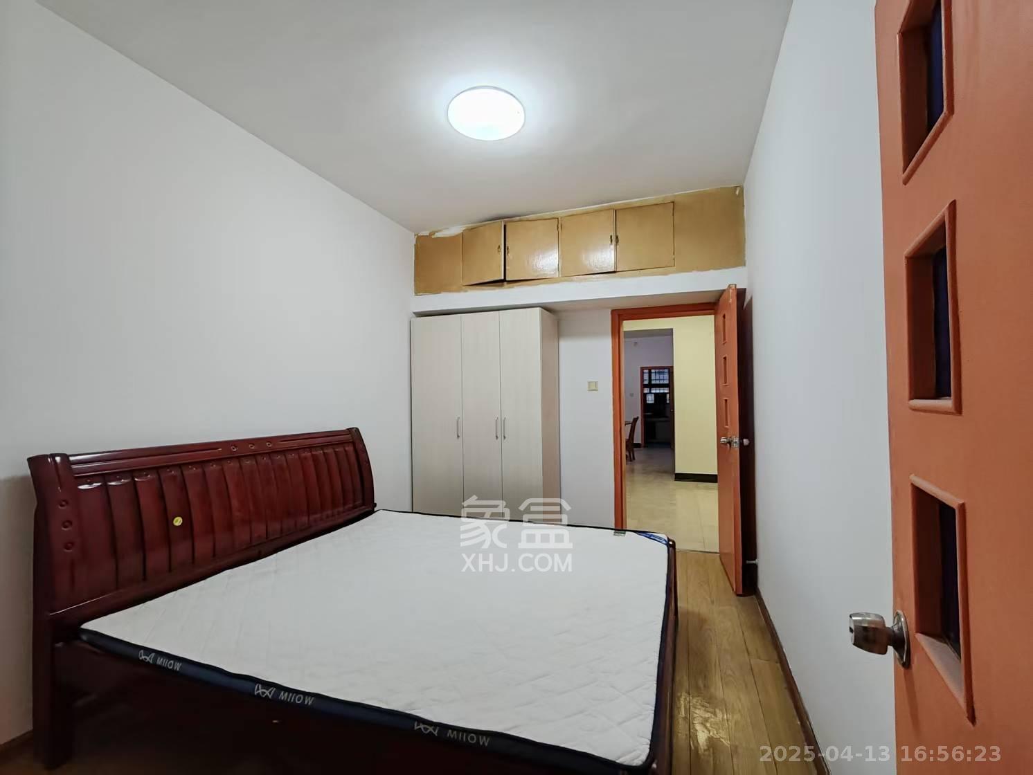 八一路417号大院 3室2厅1卫 2800.0元/月 八一路417号大院 3室2厅1卫 2800.0元/月室内图