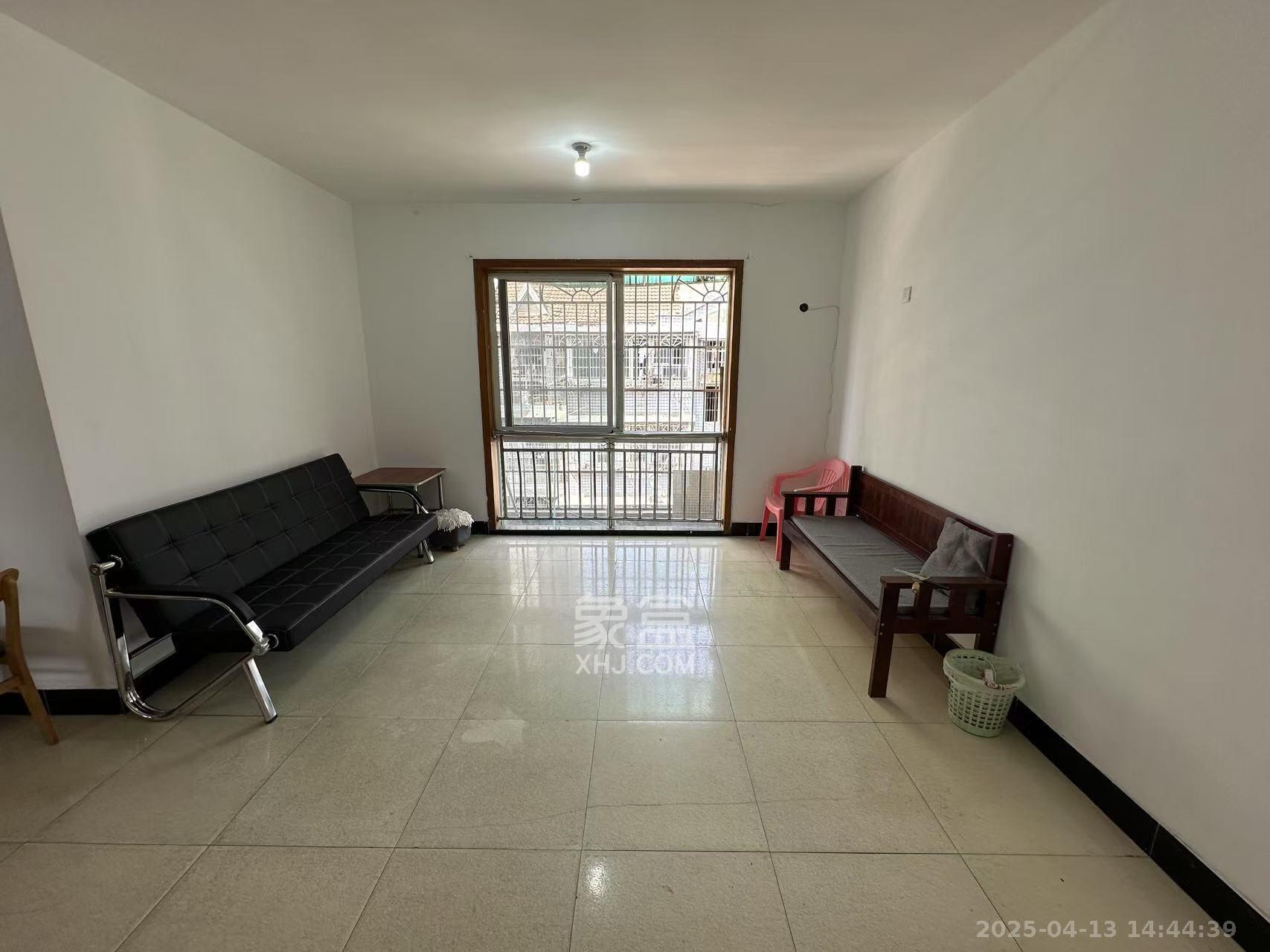 高桥粮油市场(高桥一号小区) 3室2厅1卫 1550.0元/月 高桥粮油市场(高桥一号小区) 3室2厅1卫 1550.0元/月室内图