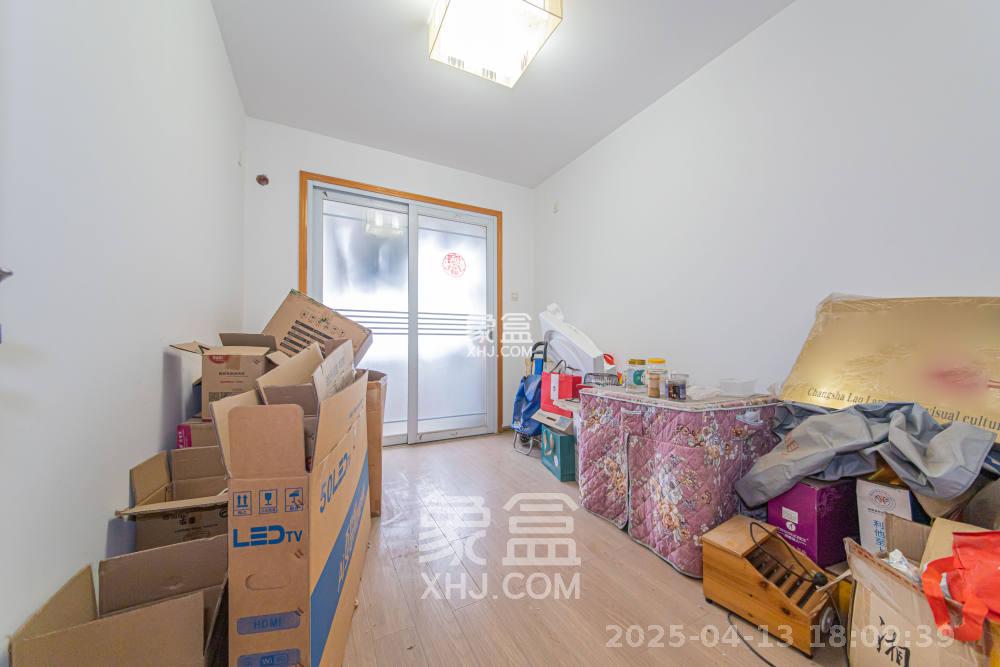 韶峰星苑(韶峰尚南UP公寓) 3室2厅1卫 1600.0元/月 韶峰星苑(韶峰尚南UP公寓) 3室2厅1卫 1600.0元/月室内图