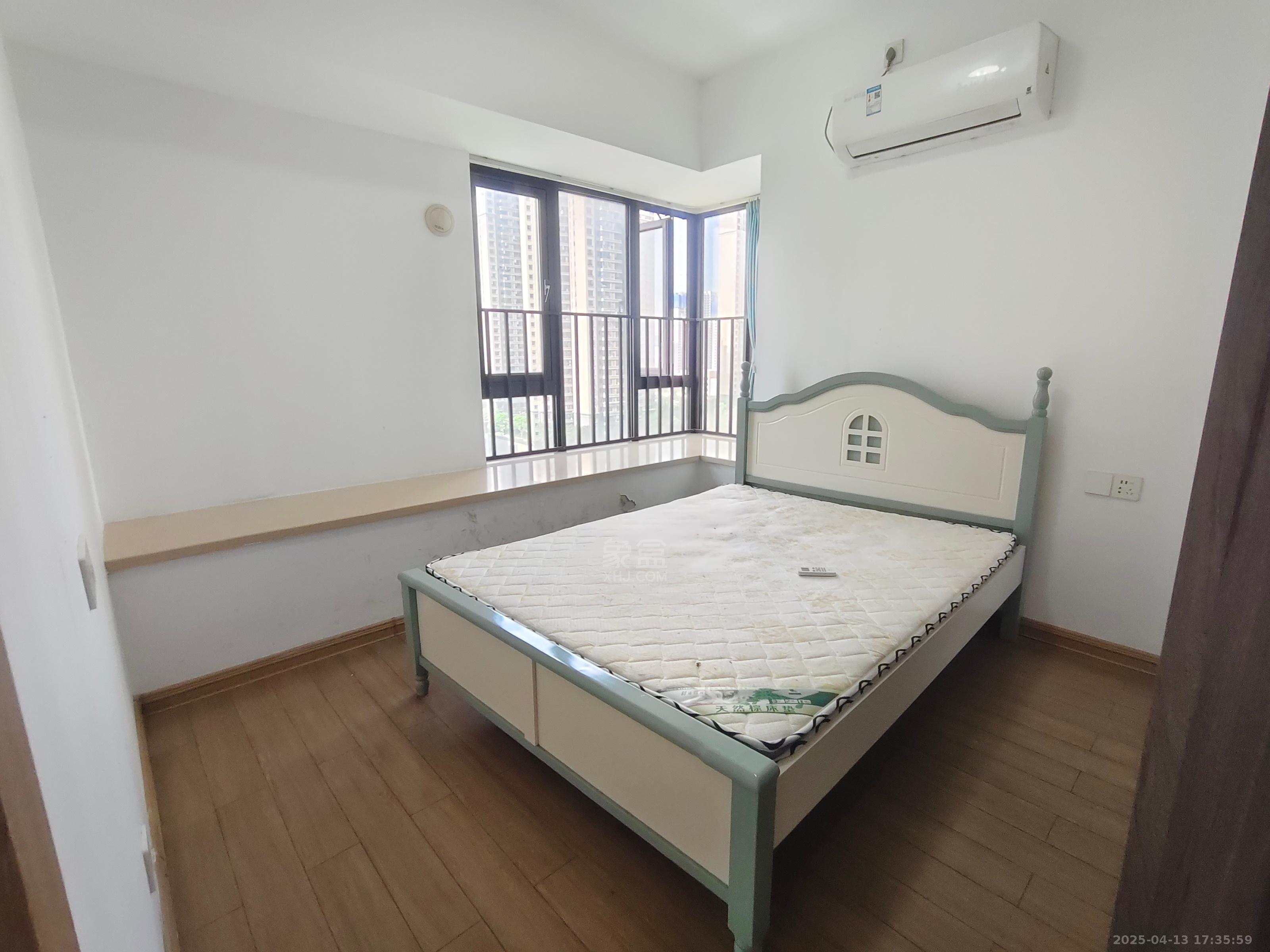 东部美的城 4室2厅2卫 2200.0元/月 东部美的城 4室2厅2卫 2200.0元/月室内图