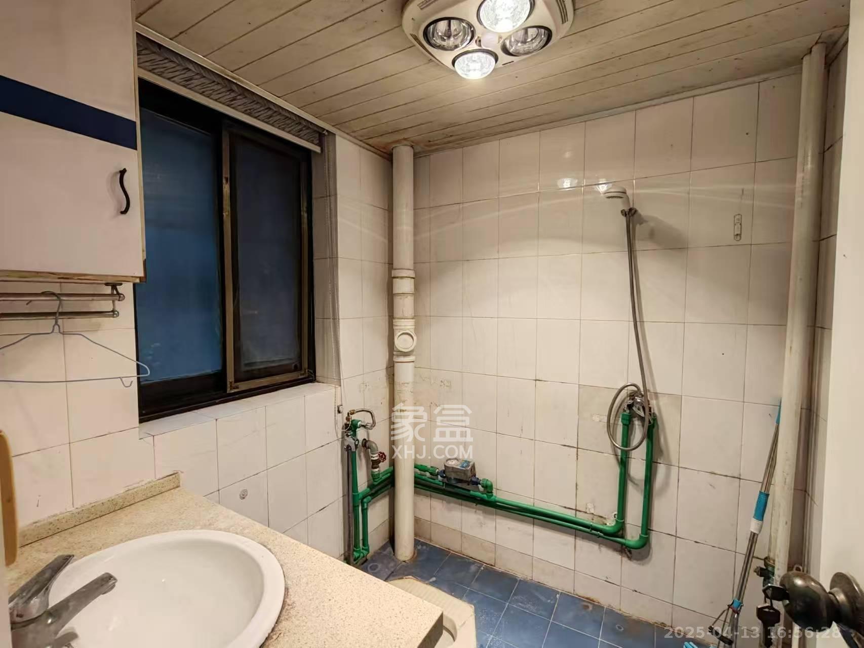 八一路417号大院  3室2厅1卫   2800.00元/月室内图