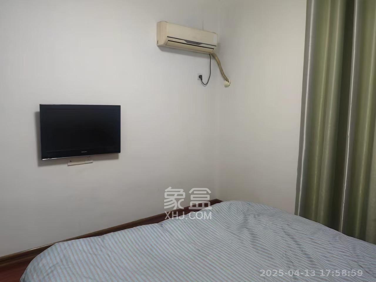 霞光山庄北苑  2室2厅1卫   40.80万客厅