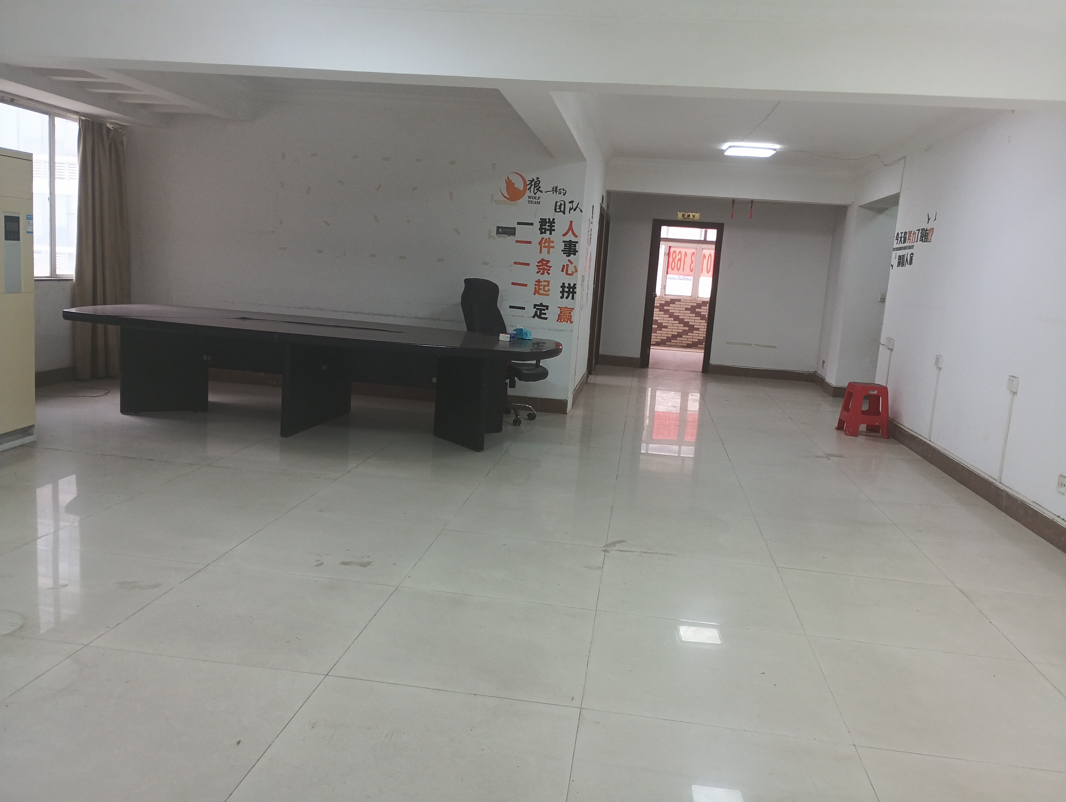 中盐大厦  3室2厅1卫    2500.0元/月 中盐大厦  3室2厅1卫    2500.0元/月室内图