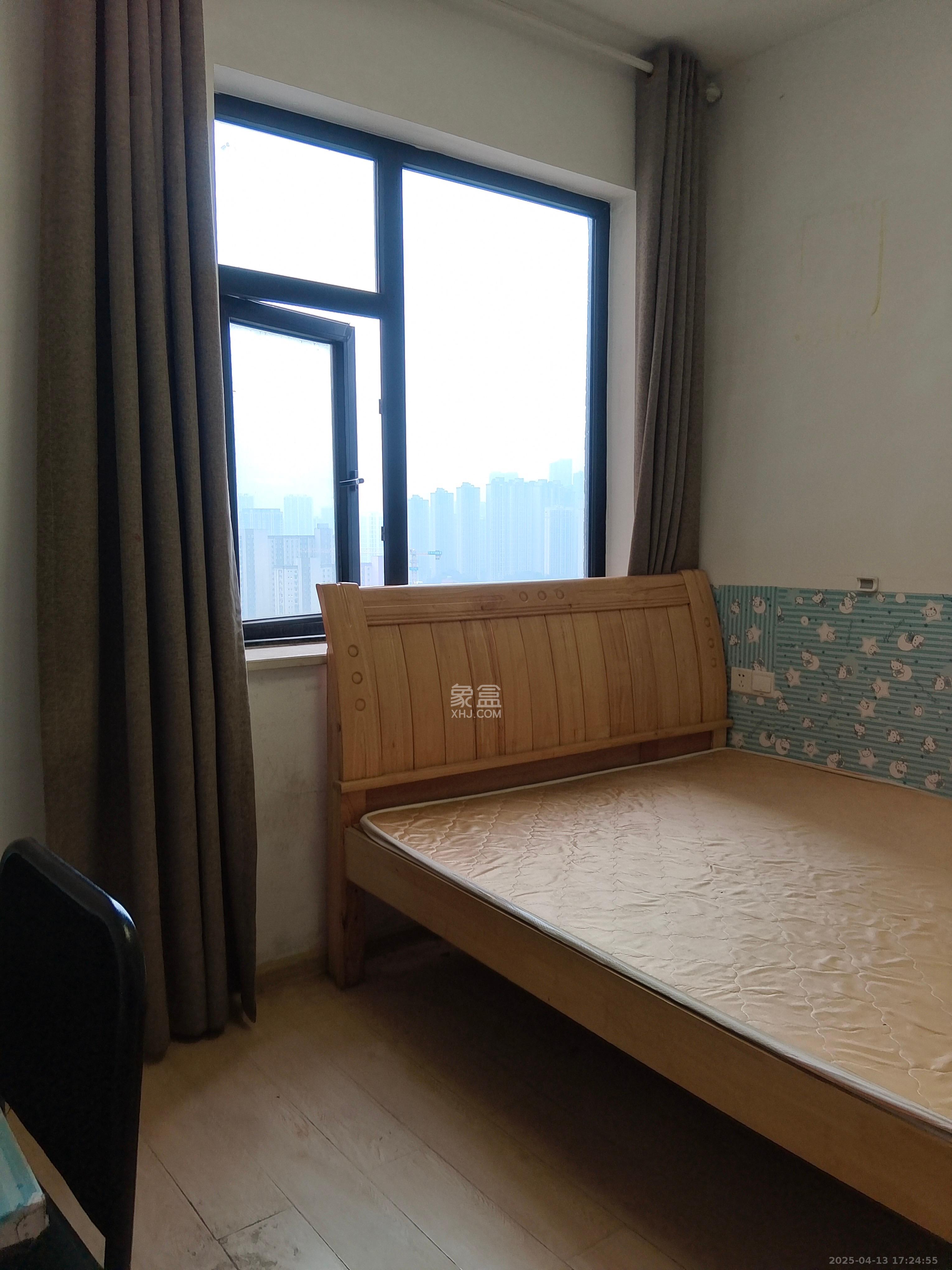 高盛华成 4室2厅1卫 2200.0元/月 高盛华成 4室2厅1卫 2200.0元/月室内图