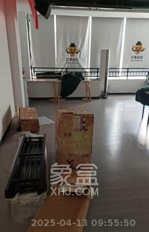 万科城   94.0㎡     5600.00元/月室内图
