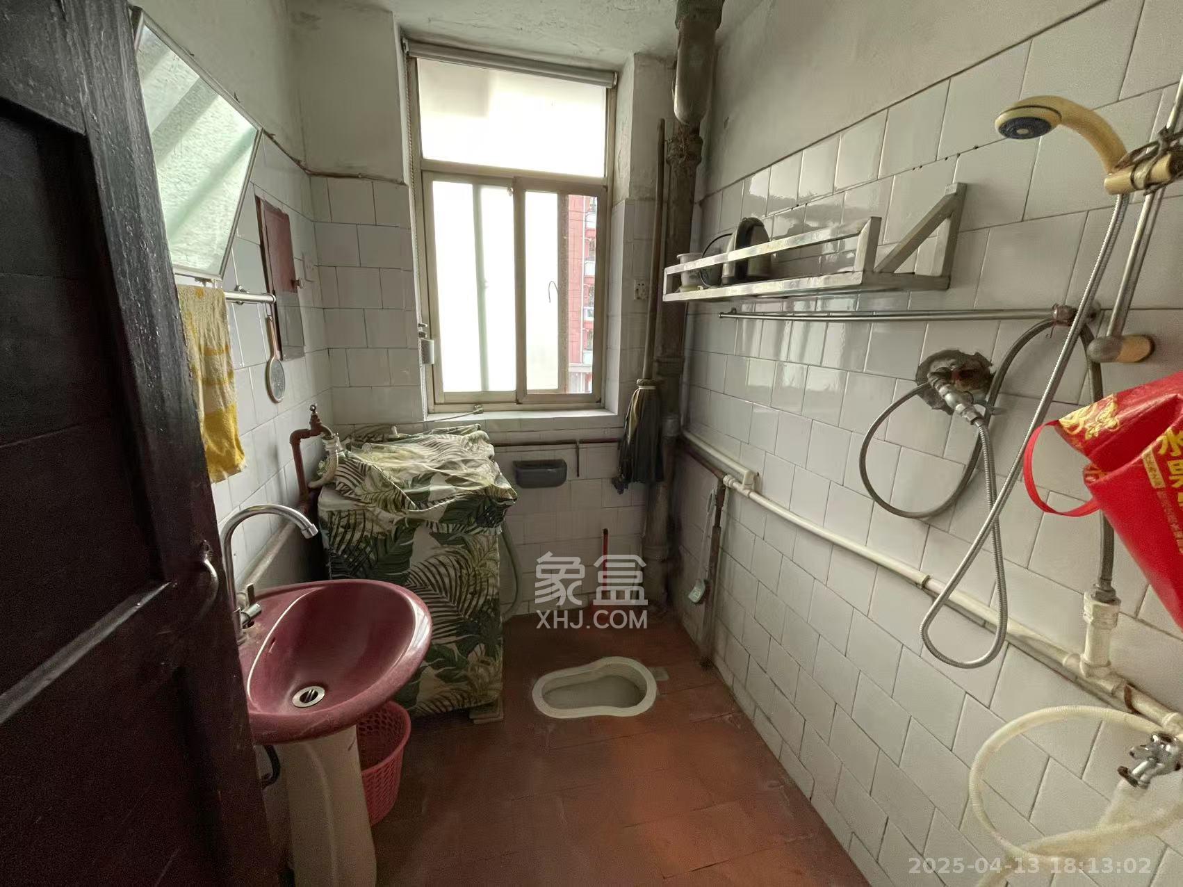 公交园小区（公交新村）  2室1厅1卫   1500.00元/月室内图
