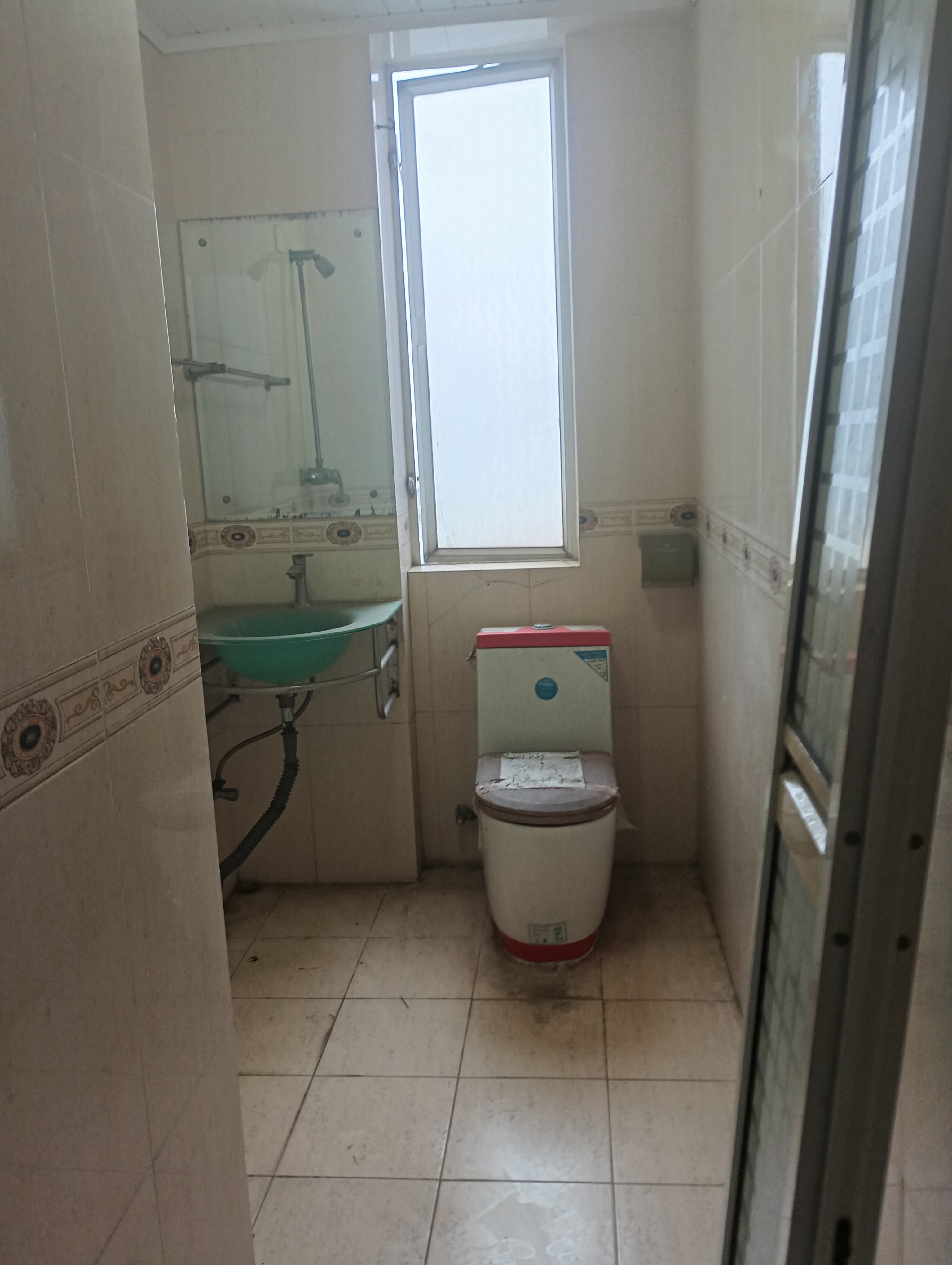 中盐大厦  3室2厅1卫    2500.0元/月 中盐大厦  3室2厅1卫    2500.0元/月室内图