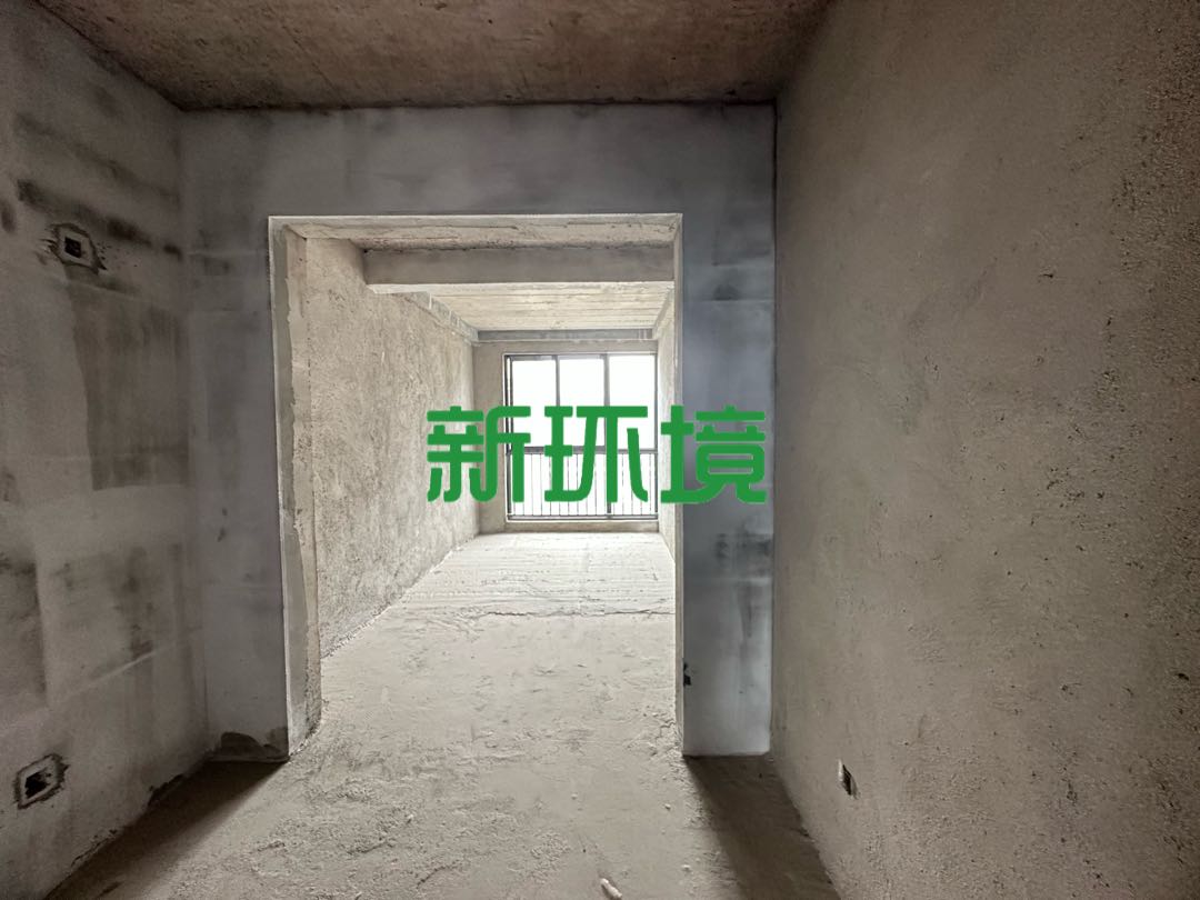 江与城  4室2厅2卫   88.00万客厅