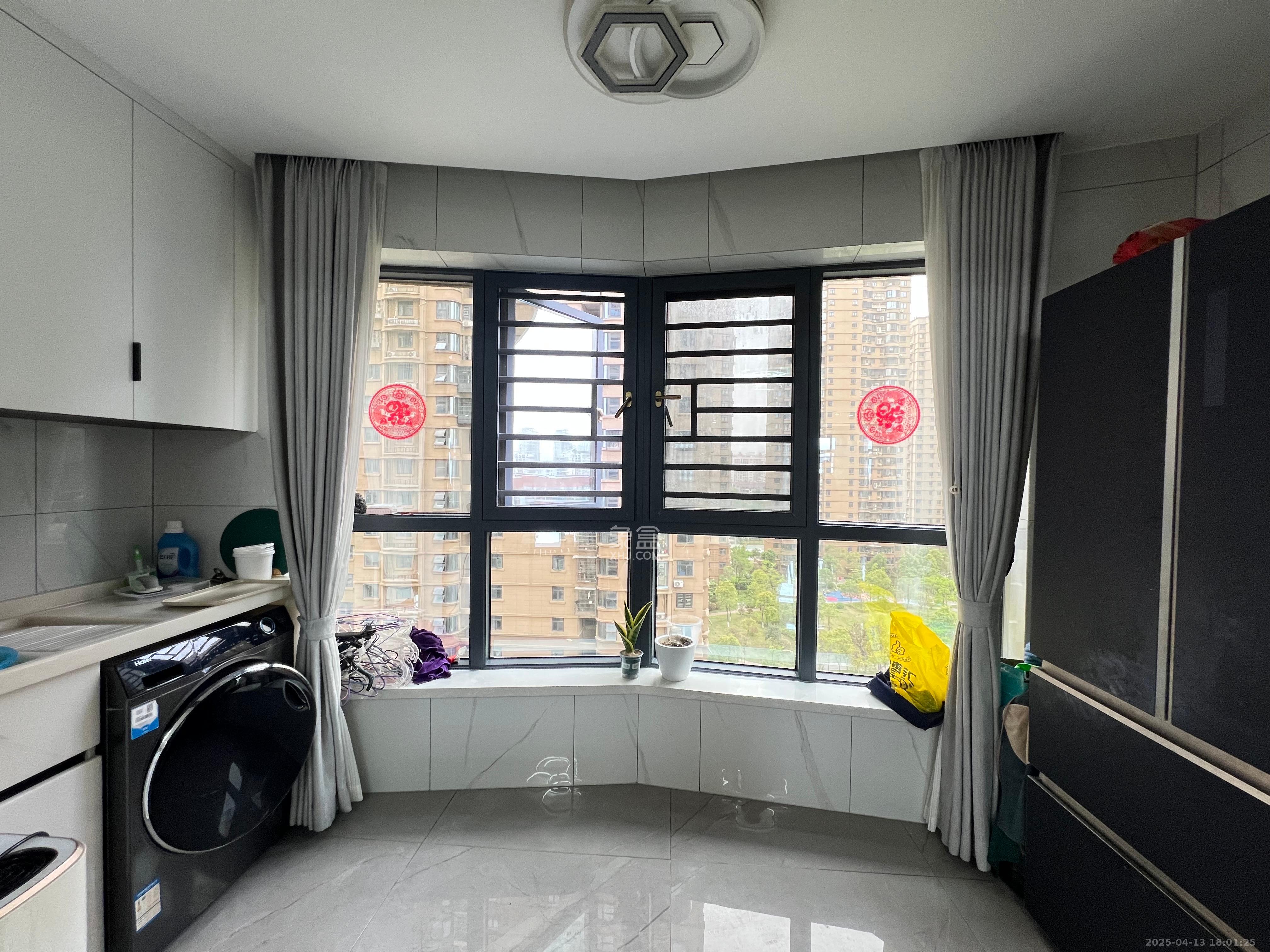 嘉雨兴园  3室2厅2卫    5000.0元/月室内图