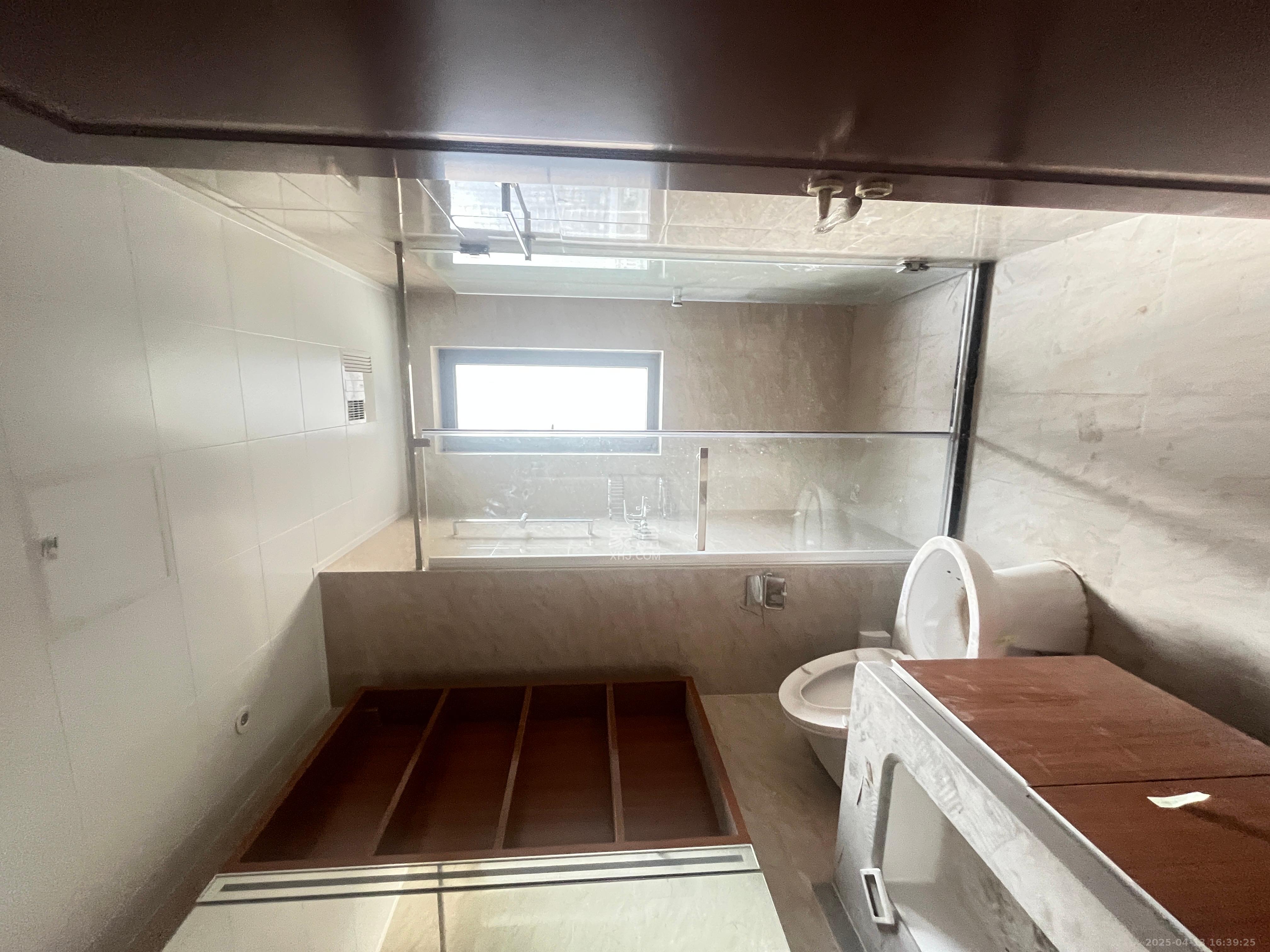 恒大雅苑 3室2厅2卫 3500.0元/月 恒大雅苑 3室2厅2卫 3500.0元/月室内图