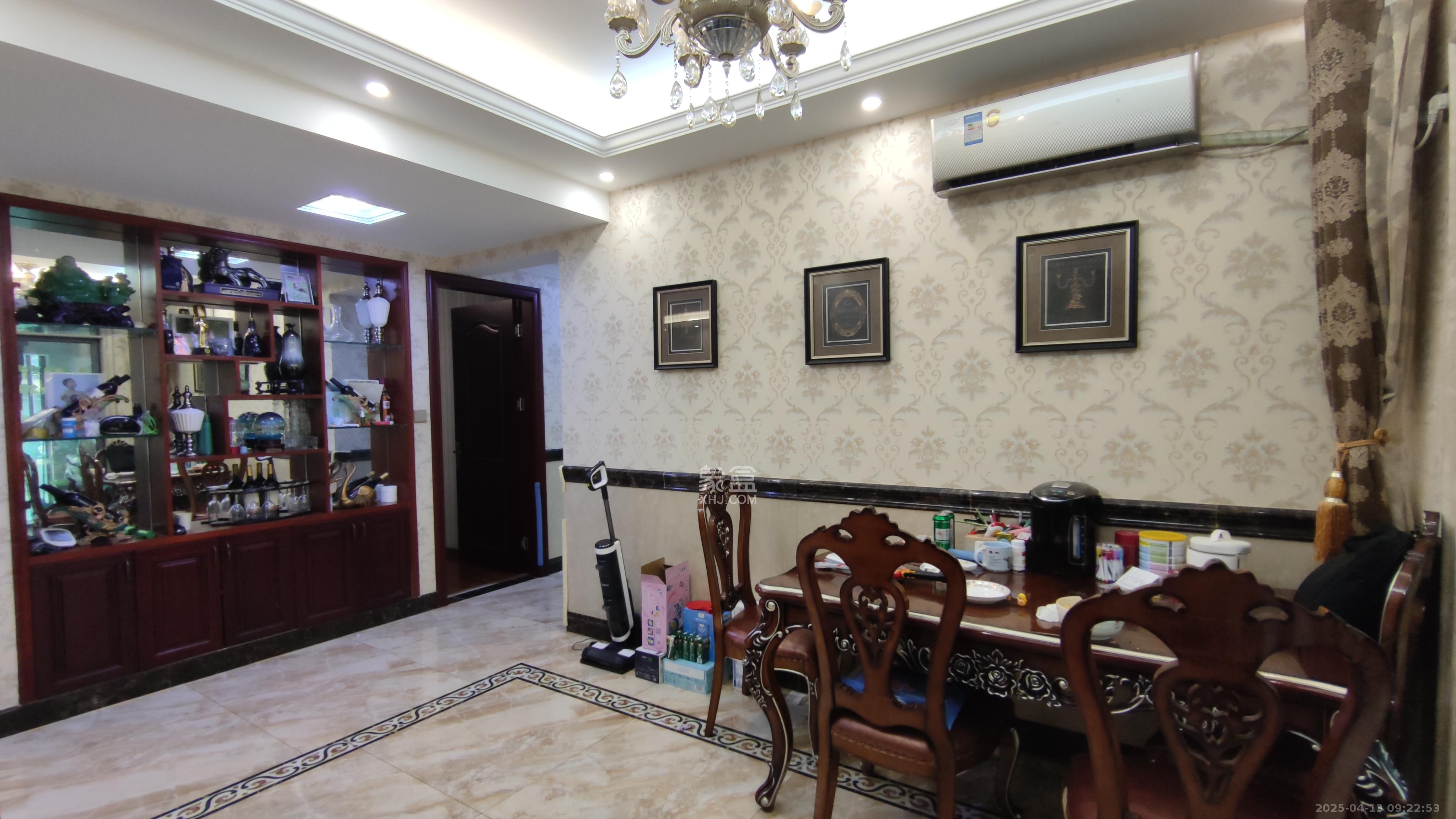 中城丽景香山园  3室2厅2卫   3900.00元/月室内图