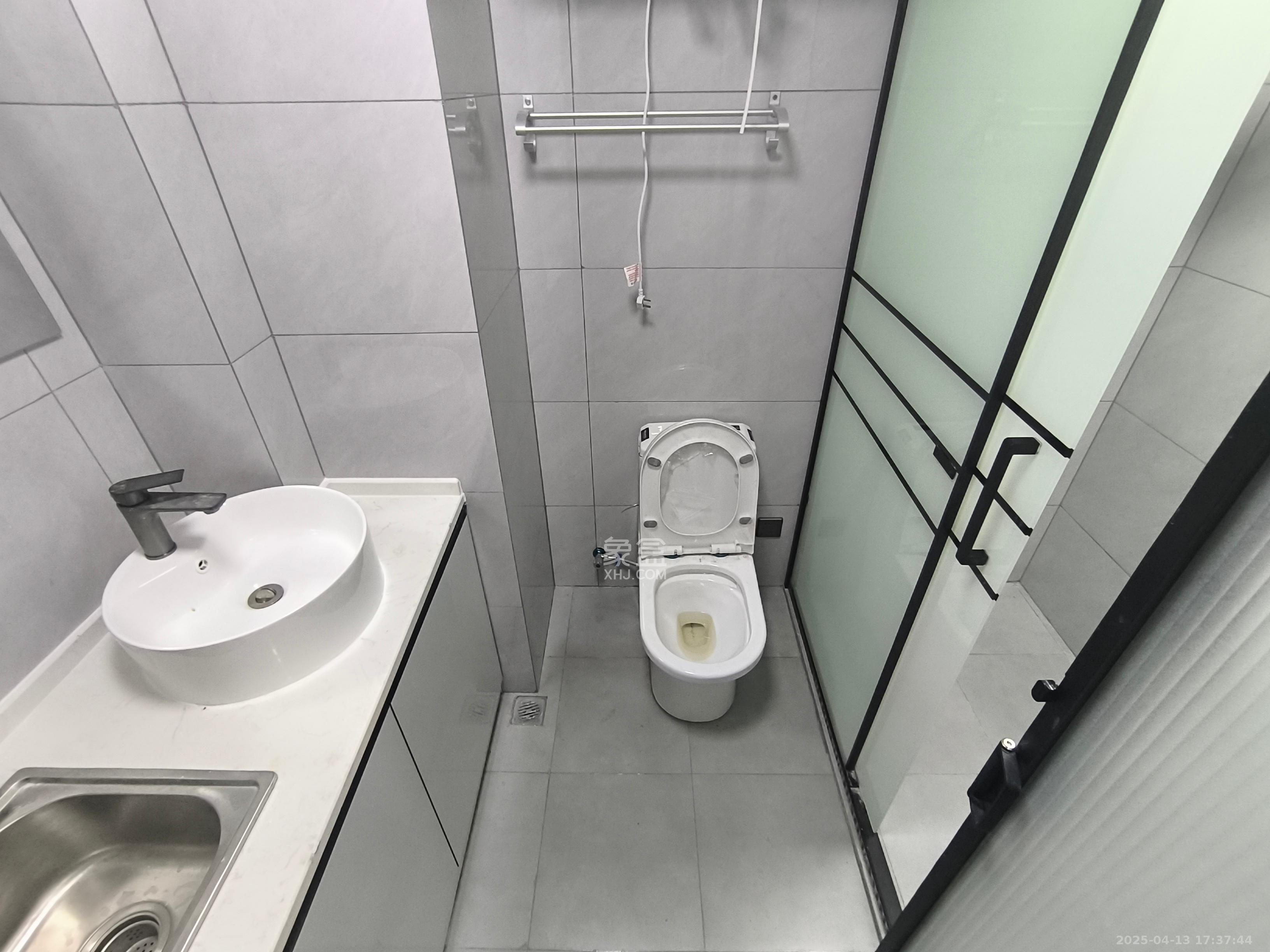 洋湖时代  1室0厅0卫    1400.0元/月 洋湖时代  1室0厅0卫    1400.0元/月室内图