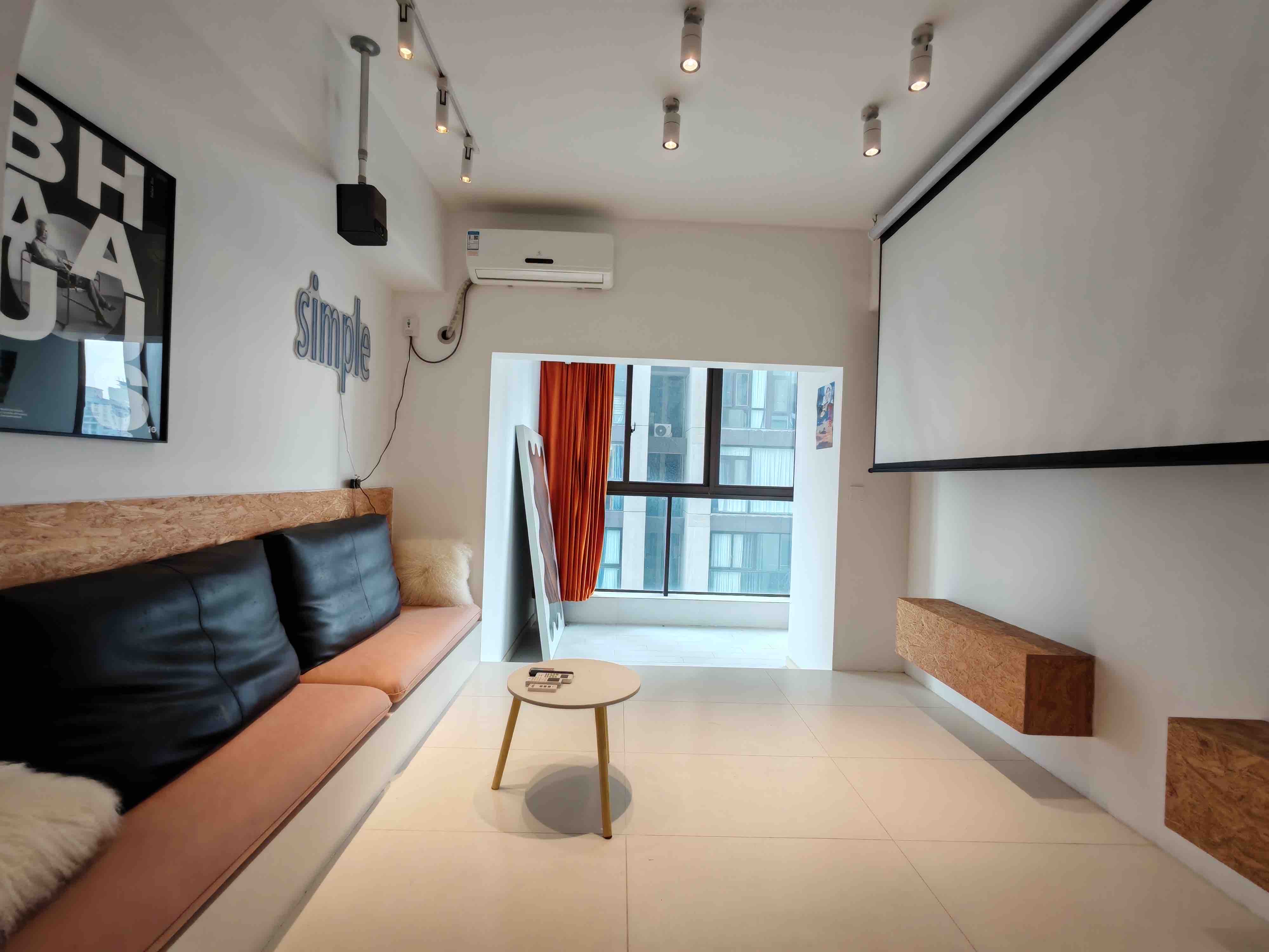 华润中心 1室1厅1卫 110.0万 华润中心 1室1厅1卫 110.0万客厅