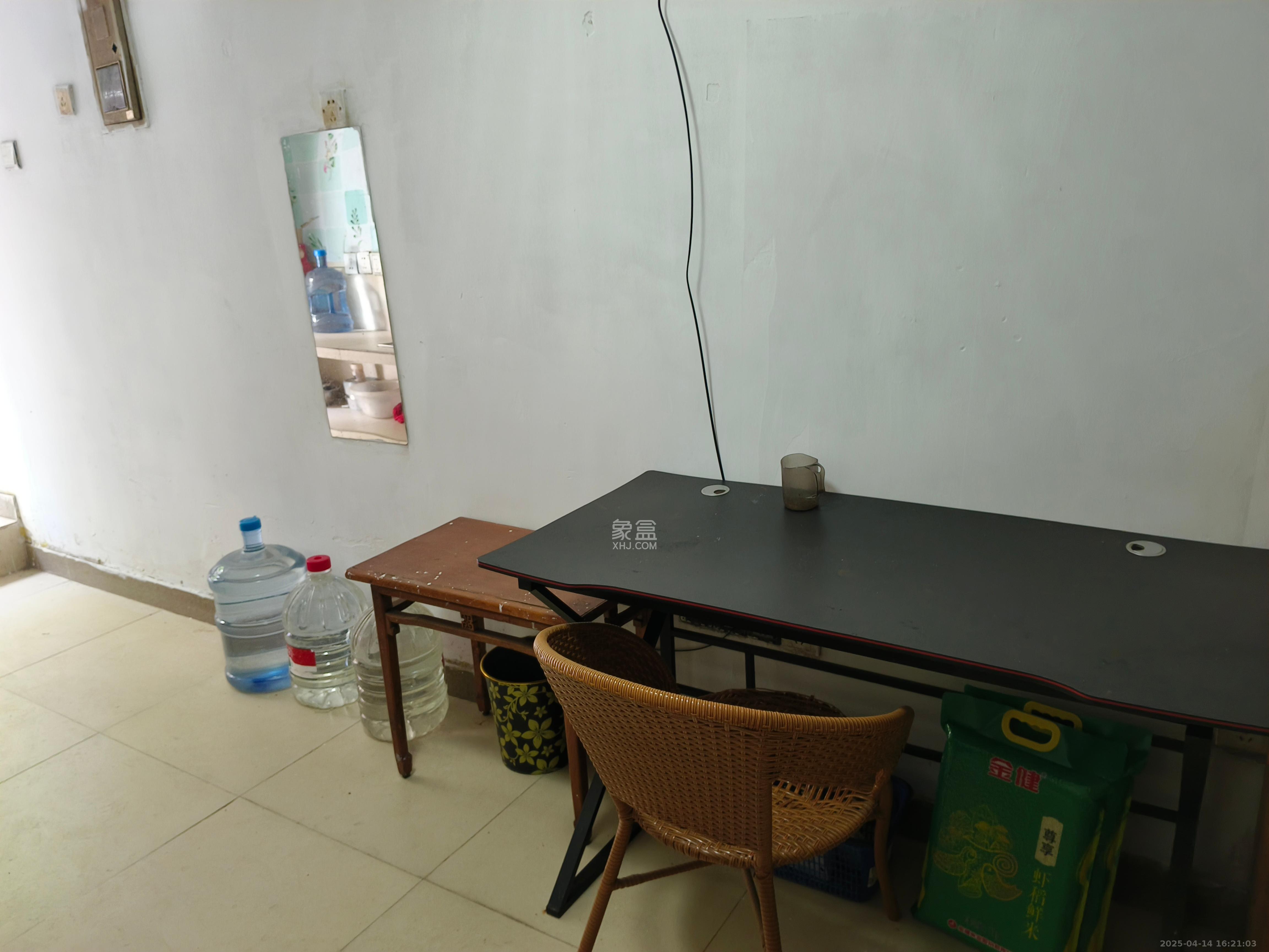 恩瑞麓山名园(龙王港小区) 1室0厅0卫 600.0元/月 恩瑞麓山名园(龙王港小区) 1室0厅0卫 600.0元/月室内图