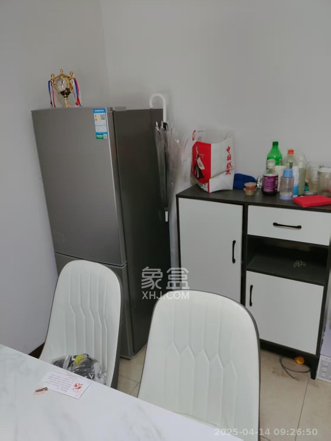 奥克斯广场  3室2厅1卫   2800.00元/月室内图
