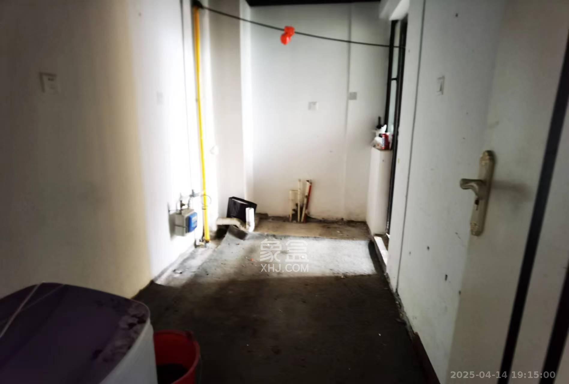 洋湖昊天(雅和苑)  3室2厅2卫    2500.0元/月 洋湖昊天(雅和苑)  3室2厅2卫    2500.0元/月