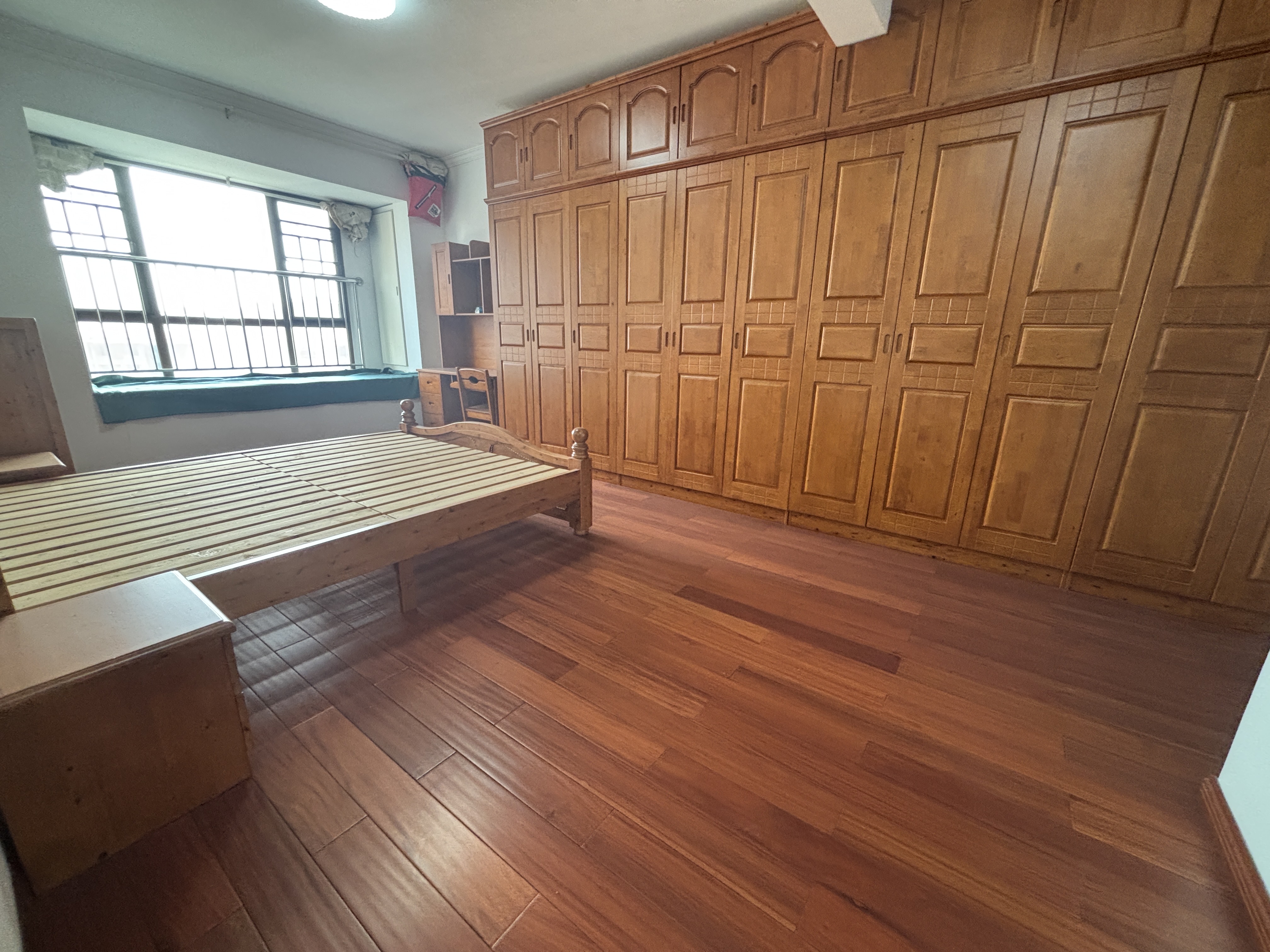 湾田和悦  4室2厅2卫    150.0万 湾田和悦  4室2厅2卫    150.0万客厅