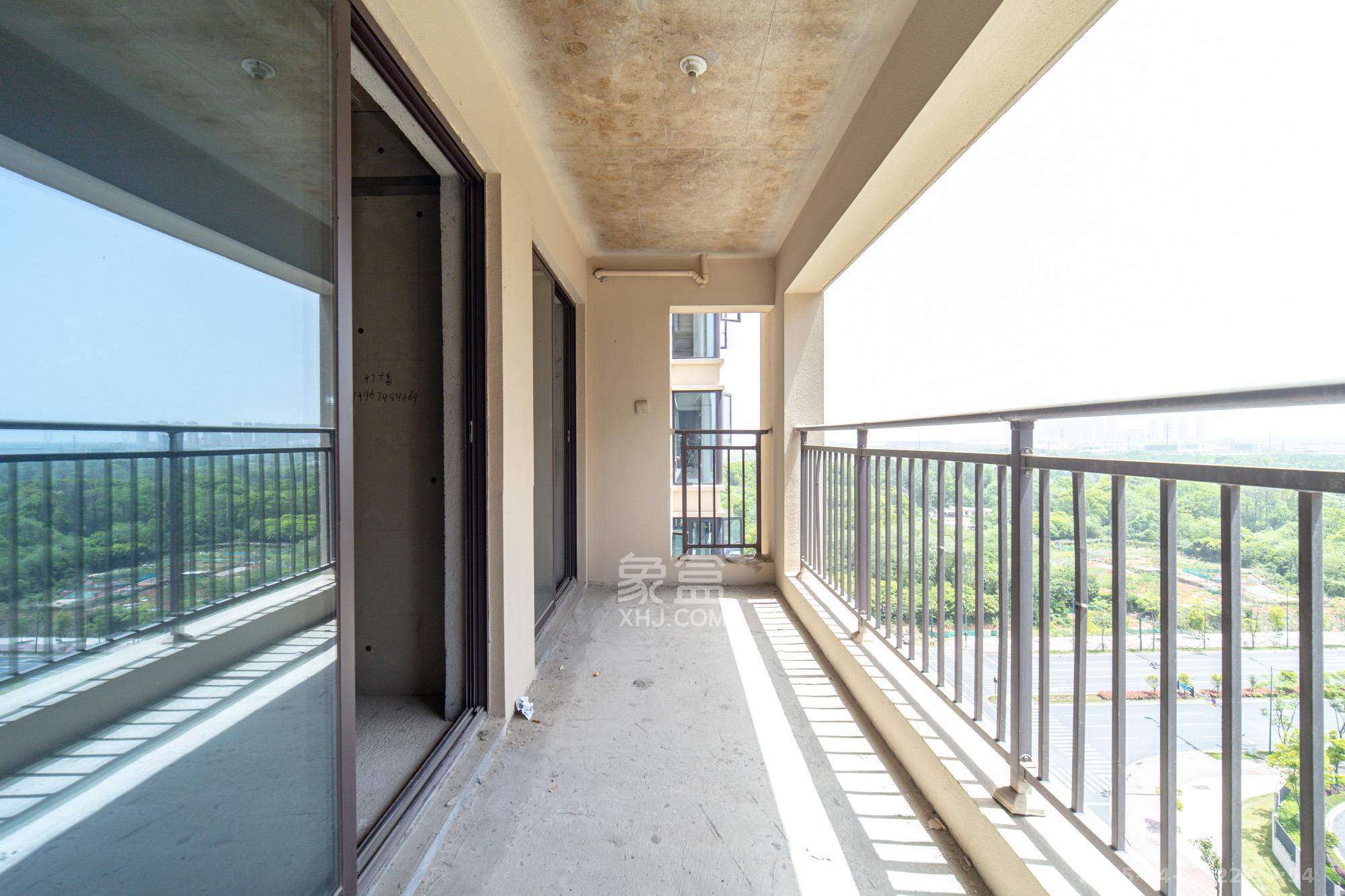 兴进珺府  3室2厅2卫    79.0万阳台