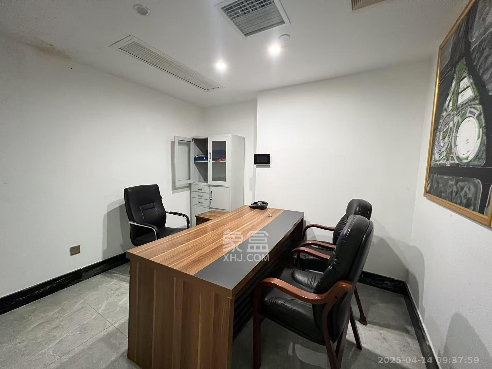 京武浪琴山一、二期 1室2厅2卫 4000.0元/月 京武浪琴山一、二期 1室2厅2卫 4000.0元/月室内图