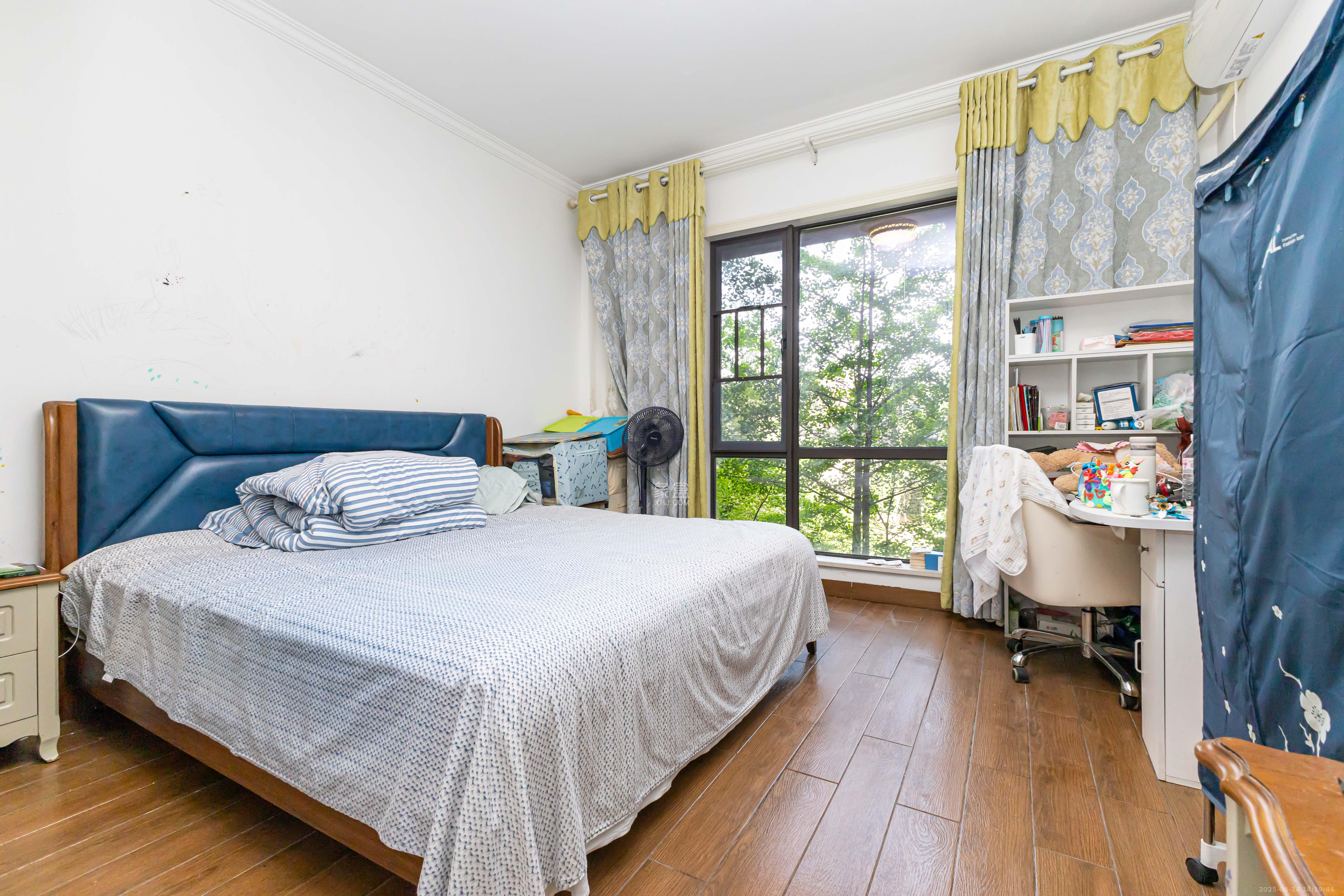 长燃新奥佳园  4室2厅2卫    99.8万 长燃新奥佳园  4室2厅2卫    99.8万卧室