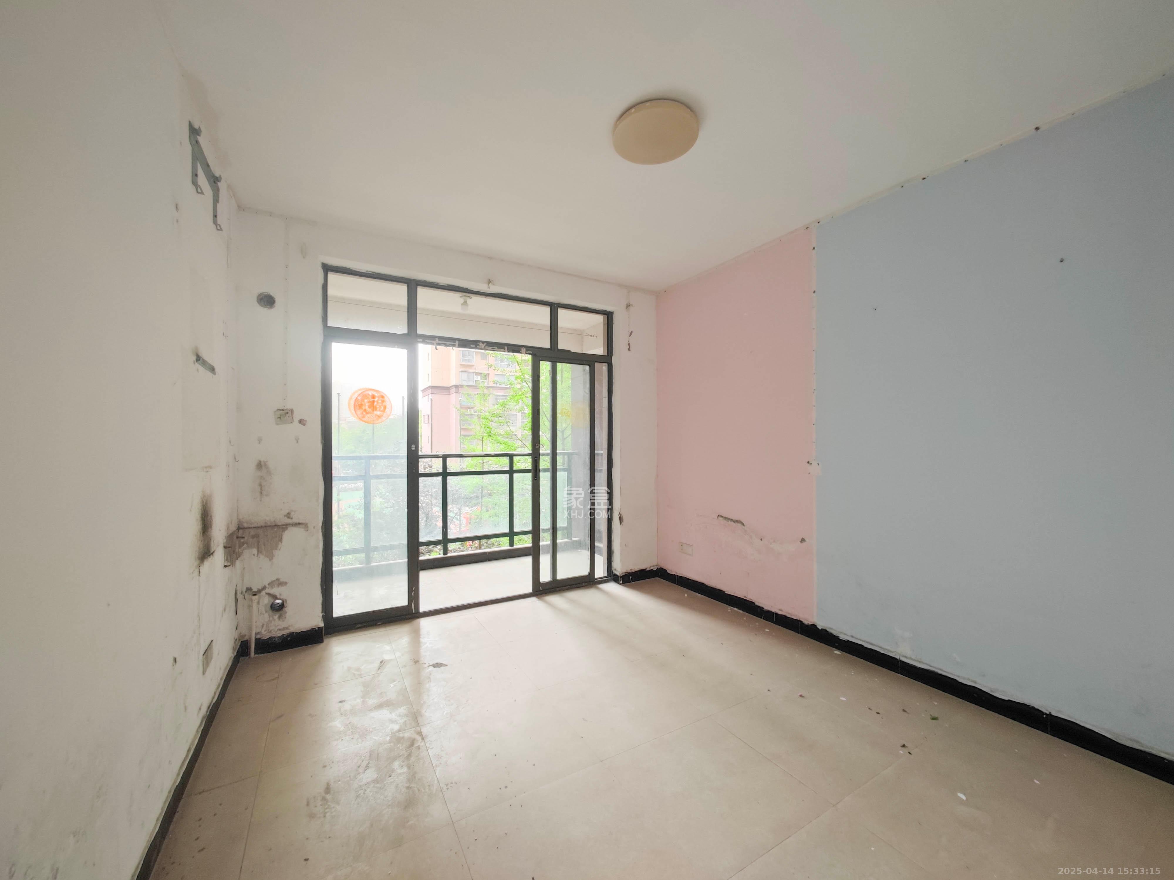 鑫天御景湾 3室2厅2卫 106.0万 鑫天御景湾 3室2厅2卫 106.0万卧室