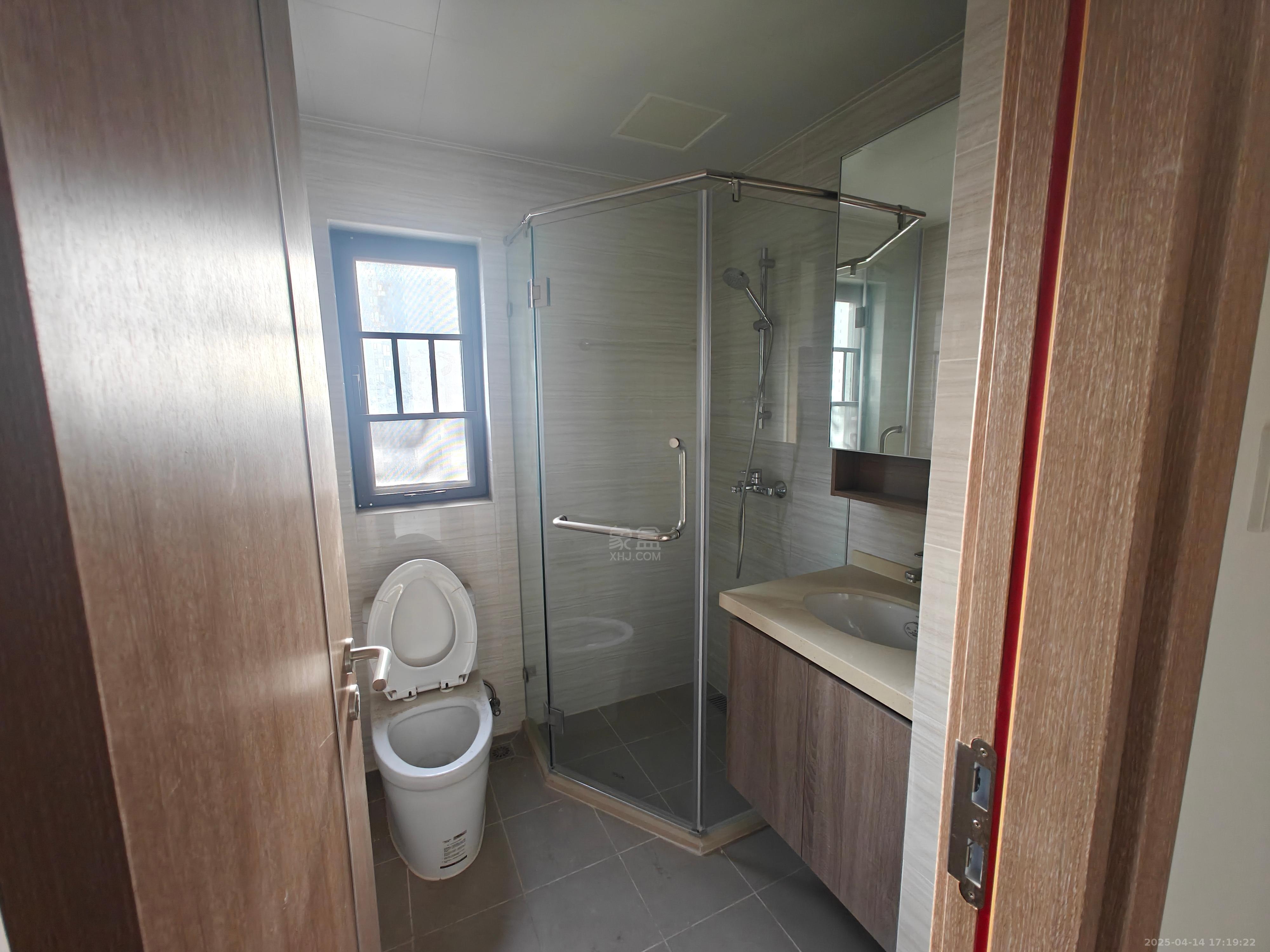 蓝溪谷  3室2厅2卫    2300.0元/月 蓝溪谷  3室2厅2卫    2300.0元/月室内图